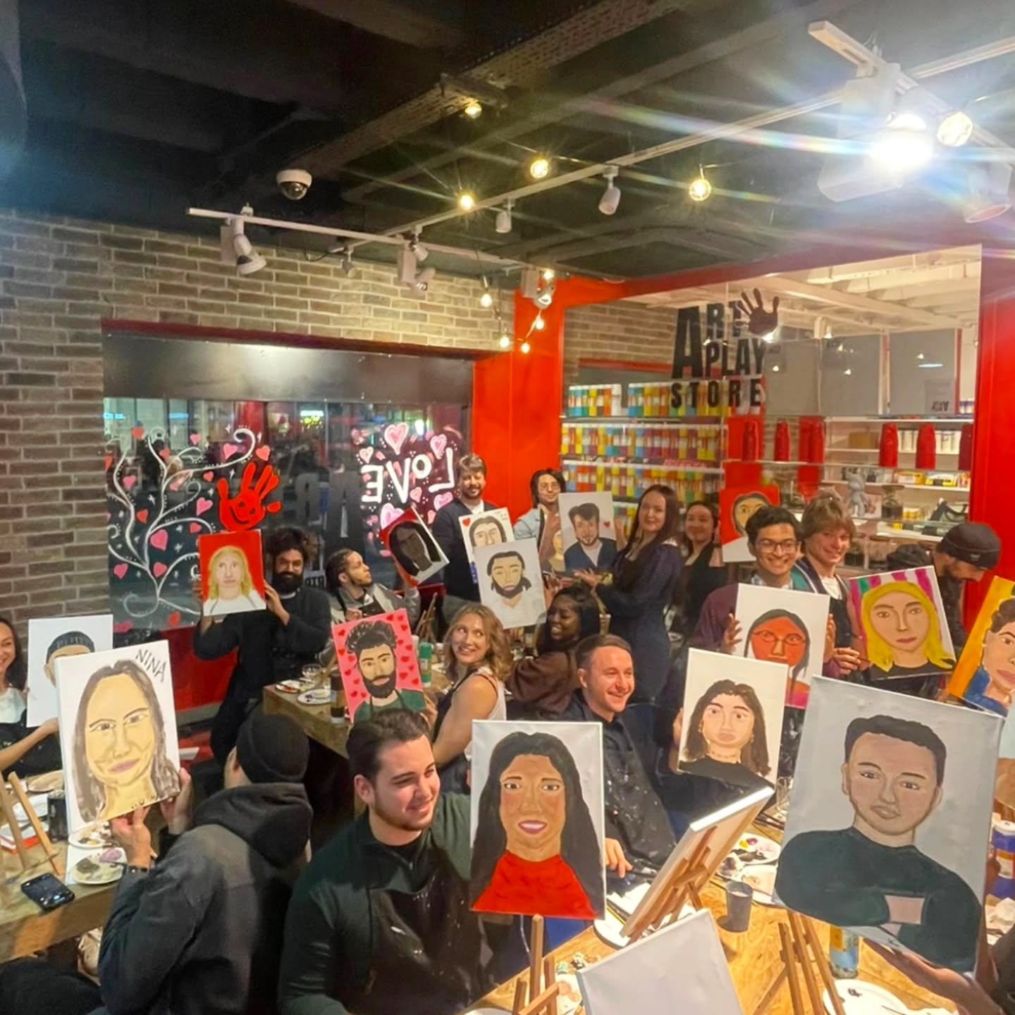 What a week we have had 🤪 I can't believe how many of you we have hosted over the past few days 🎨🎨
#artbar #artplay #artplaychelsea #sipandpaintlondon