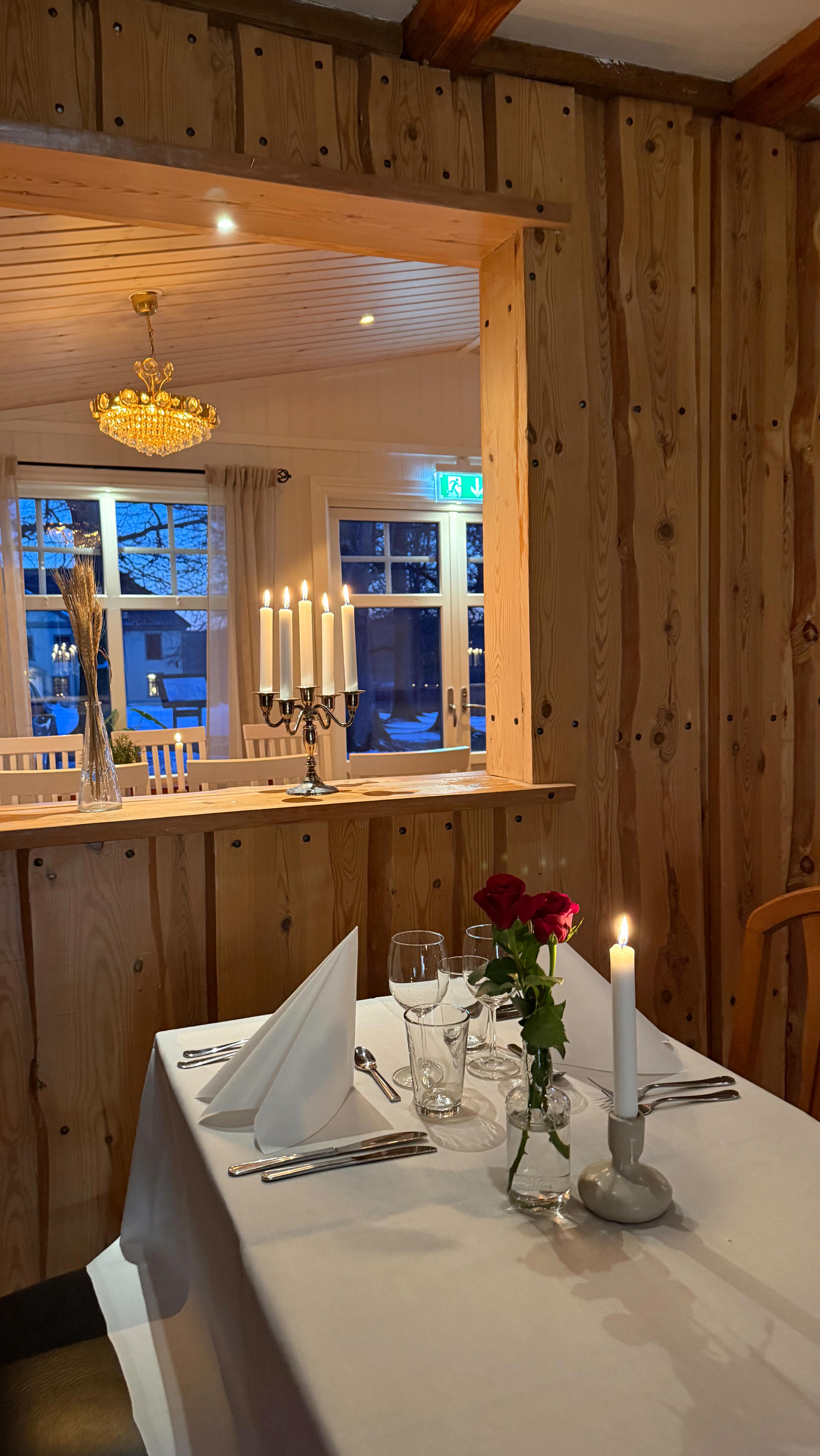 Vi har gjort det enkelt att planera er nästa upplevelse 🤩🙌🏻 Nu bokar ni alla våra boendepaket direkt på hemsidan! 🥳
Kanske är det dags att säkra den där helgen ni pratat om? 💛
www.hensbackahotell.se