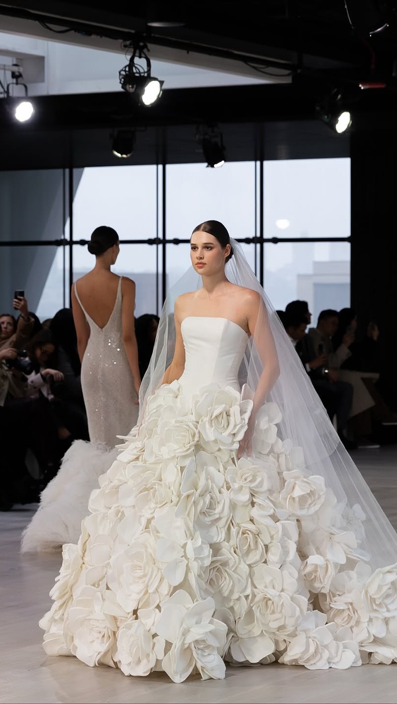 New collection. New dresses. Same couture level WOW. ✨ Schedule your Trunk Show appointment to see the latest designs from @nicolefeliciacouture, February 27-28 exclusively at Bridal Beginning. 💕
Call 412-343-6677 to schedule directly or complete the appointment form on our website.
#bridalbeginning #couturebridal #coutureweddingdress #couturewedding #nicolefeliciacouture