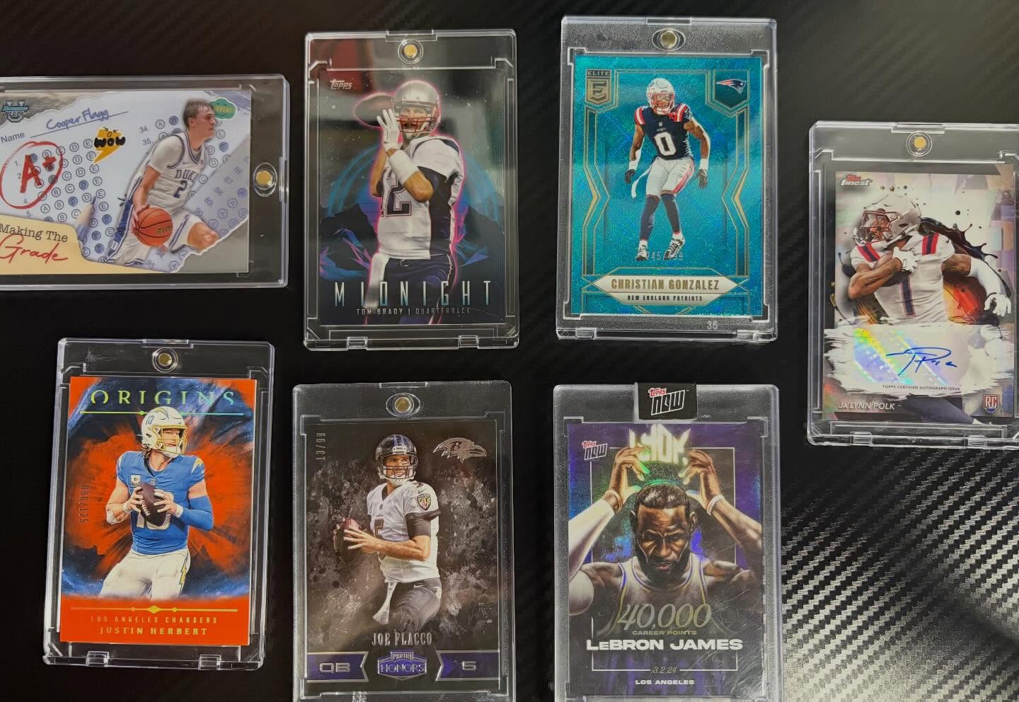 New heat is live🔥🔥🔥 Shop open!!: CollX link in Bio
#cardsofinstagram #tradingcards #cardsforsale #cardsoftheday #sportscards
