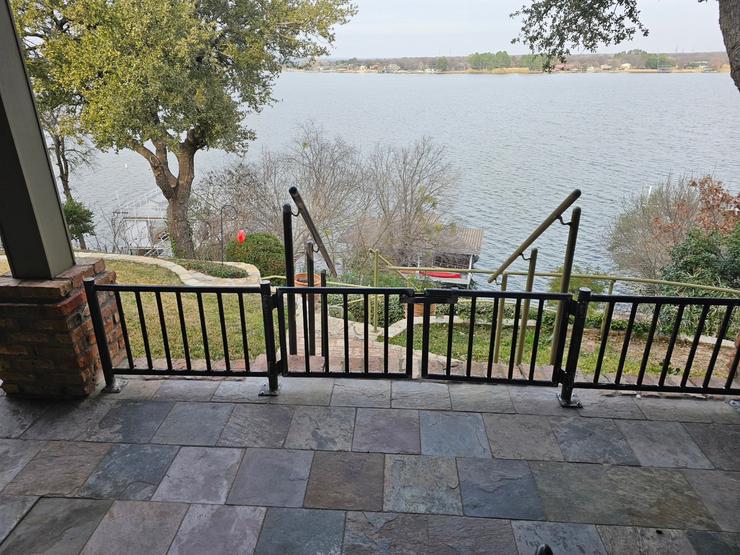 Giving a Lake Granbury home some peace of mind with new gates and railings.
#lakegranbury #granburytx #supportyourlocalwelder