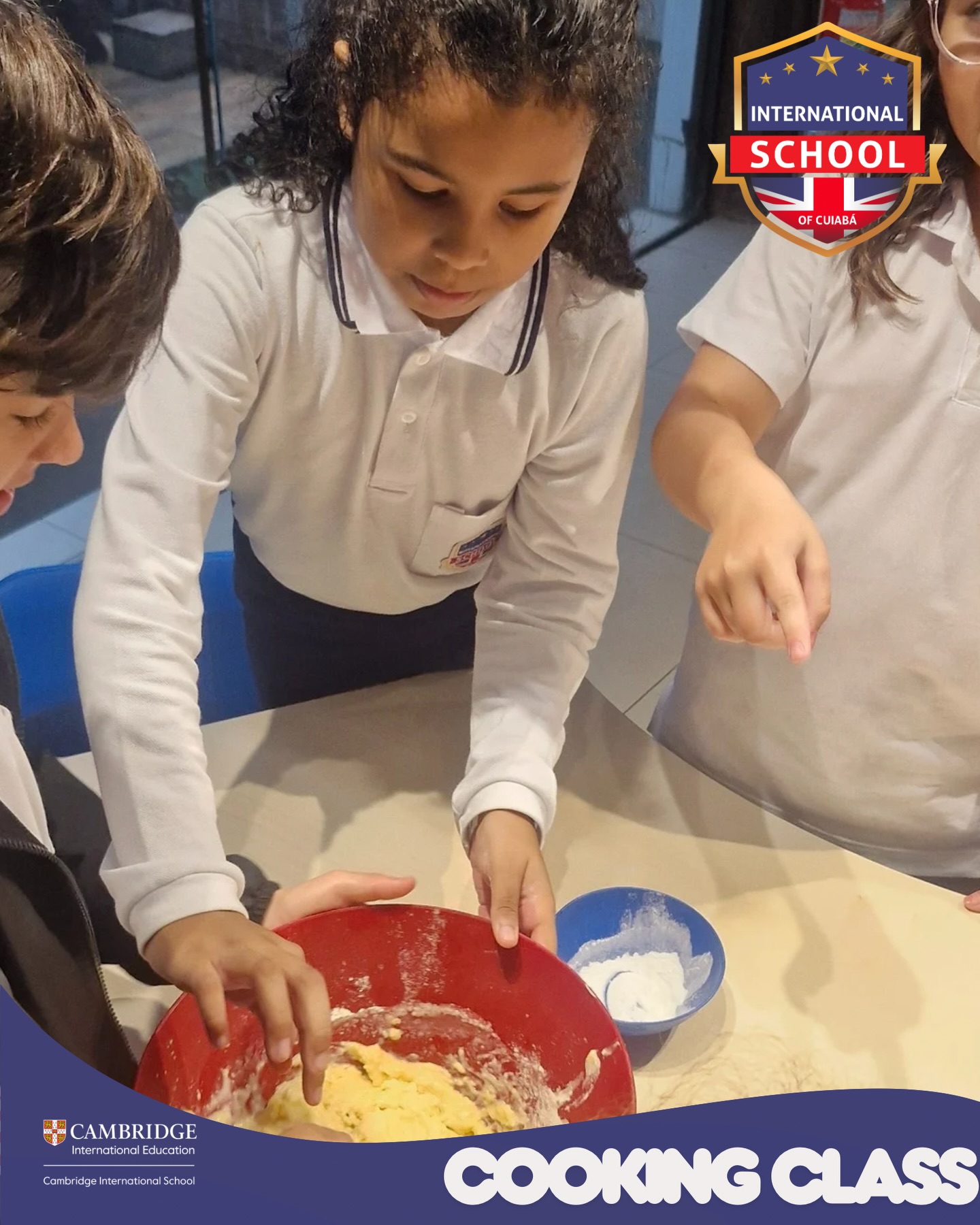 Cooking together, learning new flavors, and sharing great moments in the kitchen. 🍳
.
Cozinhando juntos, aprendendo novos sabores e compartilhando ótimos momentos na cozinha. 🍳