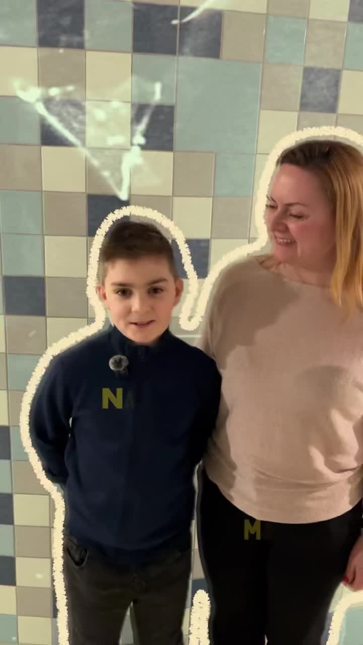 Nekas nepārspēj tās emocijas, ko redzam vecāku un bērnu acīs pēc treniņa. Šis nav stāsts tikai par baseinu – tas ir par raksturu, jauniem draugiem un enerģiju, kas paliek vēl ilgi pēc izkāpšanas no ūdens ✨
Nazarijs sāka trenēties 7 gadu vecumā un ar ūdenspolo nodarbojas jau trešo gadu🤽♂️
Nazarija mamma Oļesja dalās savā pieredzē un iespaidos.
Vecāku uzticība mums nozīmē ļoti daudz, un bērnu progress ir skaidrākais apliecinājums tam, ka darām savu darbu ar jēgu 💙
Piesaki arī savu bērnu pamēģināt!
👉 www.waterpolo.lv
#udenspolo #bērnusports #komandāspēks