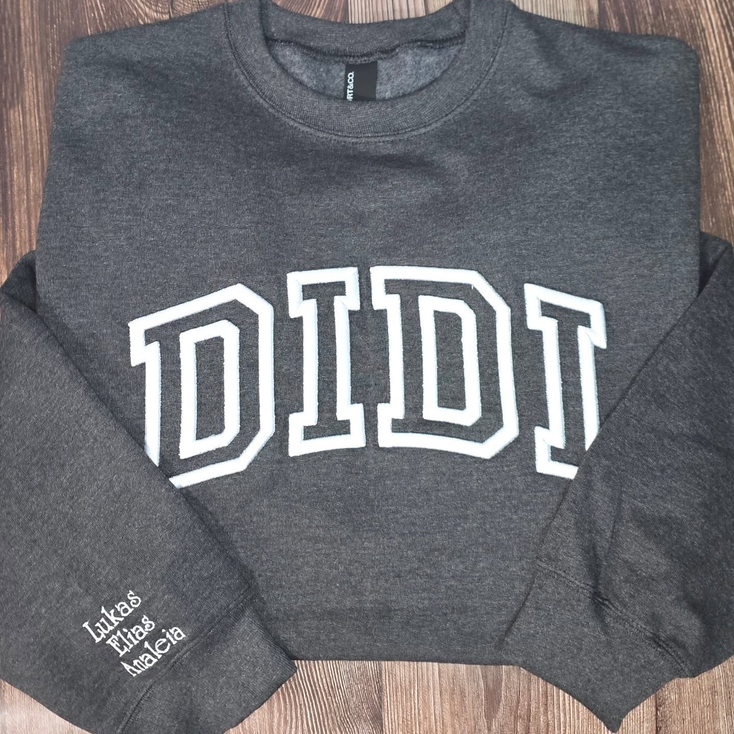 ⚪ DIDI 3D Puff Varsity Outline ⚪
@kandicenwhite