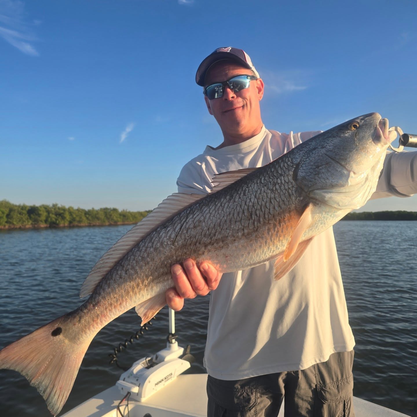 Fishing is on fire 🔥 even in the cold the fish are chewing. Call me and get in on the action 386-214-3530. @sordknives @xtratufboots @kto_customrods @turtleboxaudio #coderedfishingcharters @florida_fishing_products @buckedupapparelllc www.coderedfishingcharters.com
