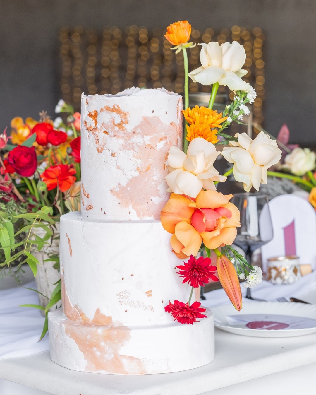 Starting Monday off with some eye candy. Just look at the detail on this cake! Total yumminess galore - Gorgeous 3-tiered blush marbling delight 🍰
Venue: @delamasvenue
Cake: @dirtypeach_cakeboutique
Decor & flowers: @earth_flowershop
#weddingphotography #weddingcake #moderncake #weddingphotography #weddingvendor #floraldesign #weddings #bridalinspiration #floralcake #goldenlove #cakeinspo #weddingcakepretoria