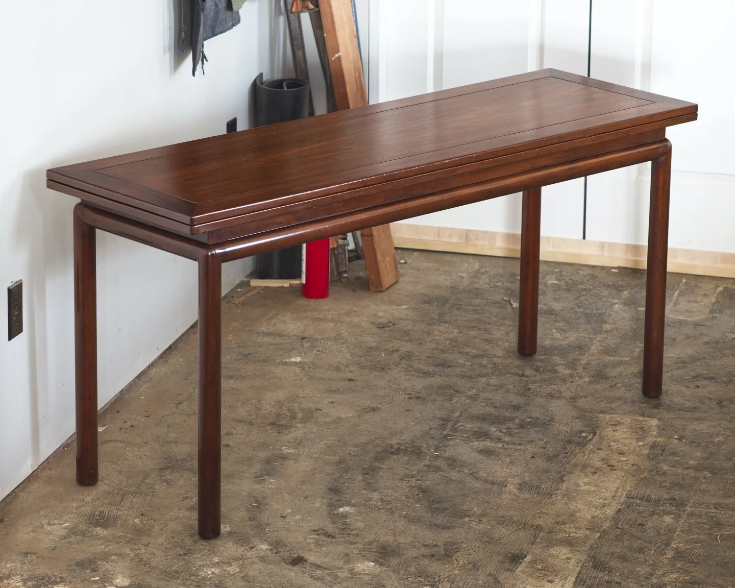 Not only was the top of this table (of which the top slides forward and then flips open) bleached out a bit, but also had some clove oil eat away a few spots of the finish.
The top was stripped, stained to relate to the base, and refinished in oil varnish. Good for another 50,000 miles.
#furniturerestoration #furniturerestorer #colorbalancing #oilvarnish #restoredinbaltimore
