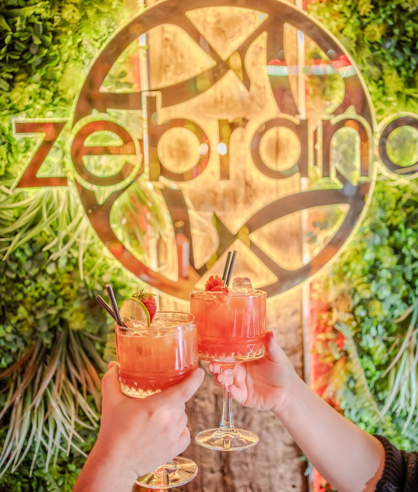 After-work drinks? Date night? Midweek plans? 🍸
Happy Hour Wed–Fri until 10PM!*
Perfect excuse to book the table you always talk about - zebranobrentwood.com/reservations
*with Zebrano App
#happyhour #cocktailbar #barinessex #essexbrentwood