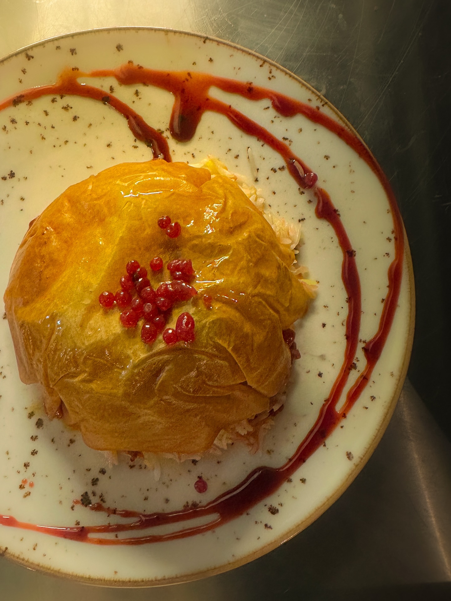 •Kuzu Ayva Vişne•
•Basmati Zereşk Pirinç•
•Çıtır Hamur•
•Nar Havyarı•
#finediningexperience
#culinaryjourney
#diningout
#foodlovers
#restaurantlife