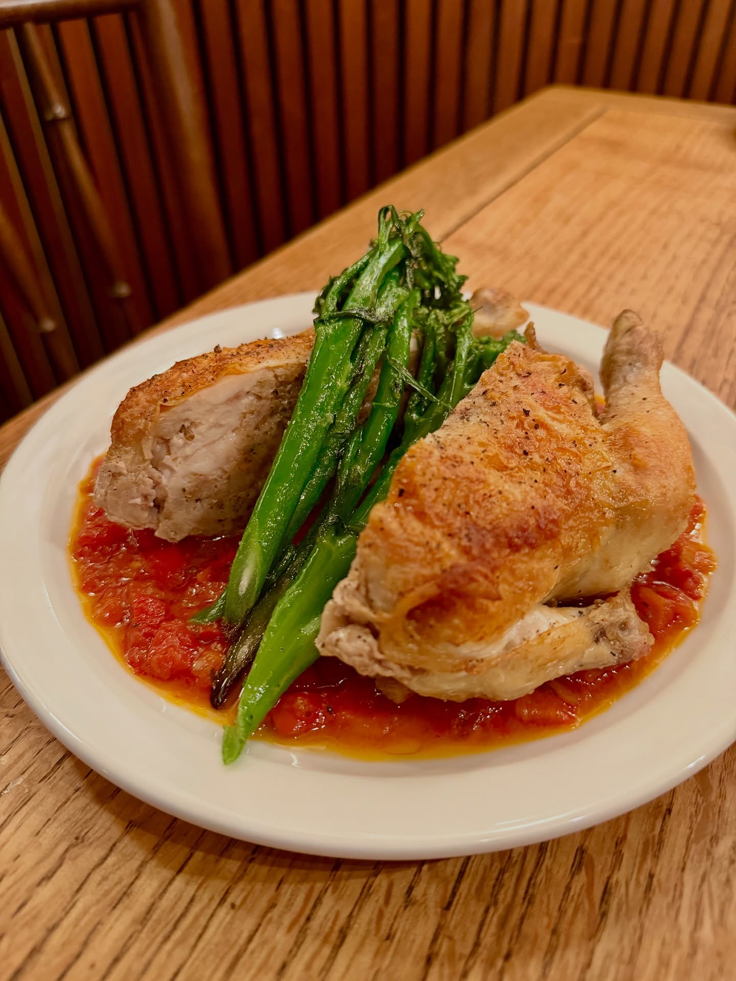 Big flavours on the mains for our collab w Jakob Grant!
Poussin stuffed w fennel sausage & salsa rosso
Monkfish w seafood broth, chickpeas & spinach
Pork chop w brown butter & sage
2 nights left to get in on this…