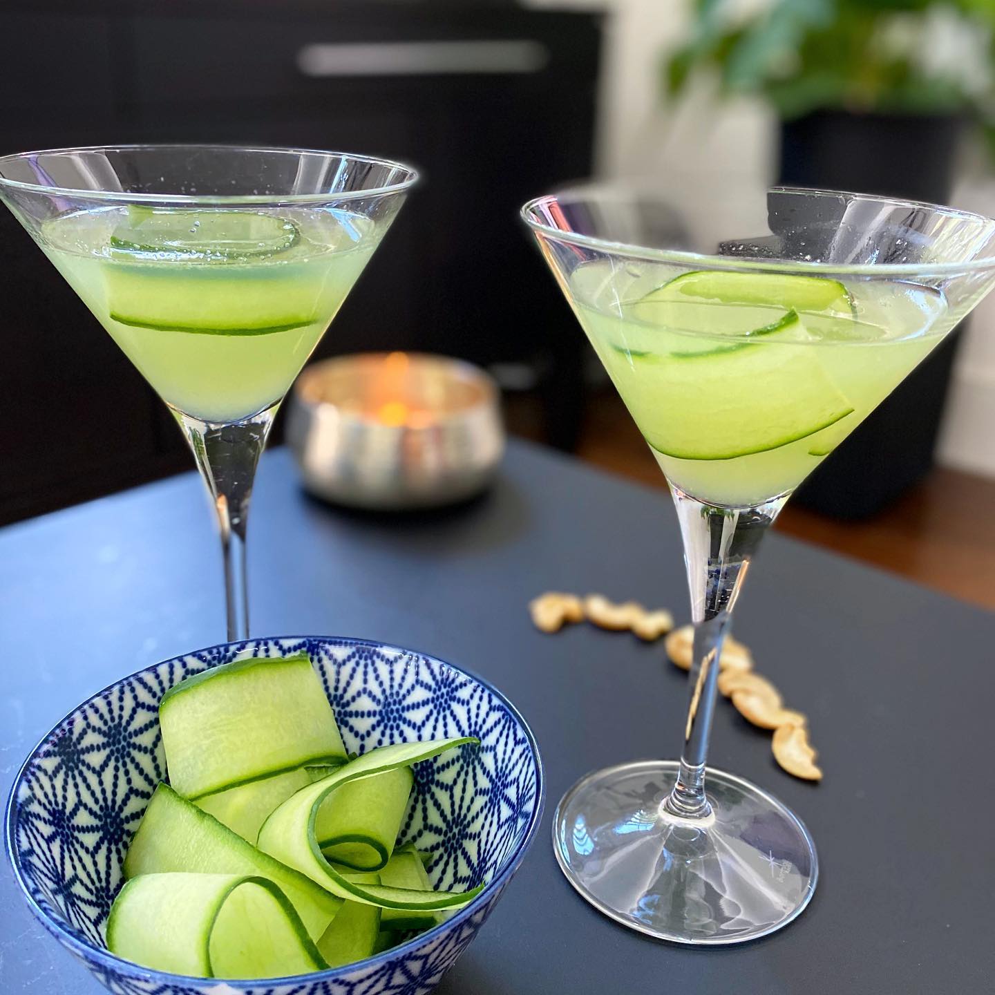 Cheers! 🍸 🍸 Decadent apéritive... Cucumber, ginger & honey Hendrick’s martini
.
.
.
.
.
.
.
.
#londonfoodie #catering #instafood #foodpics #privatedininglondon #southwestlondon #dinnerparty #privatechef #foodporn #chefathome #dulwich #hernehill #yrevents