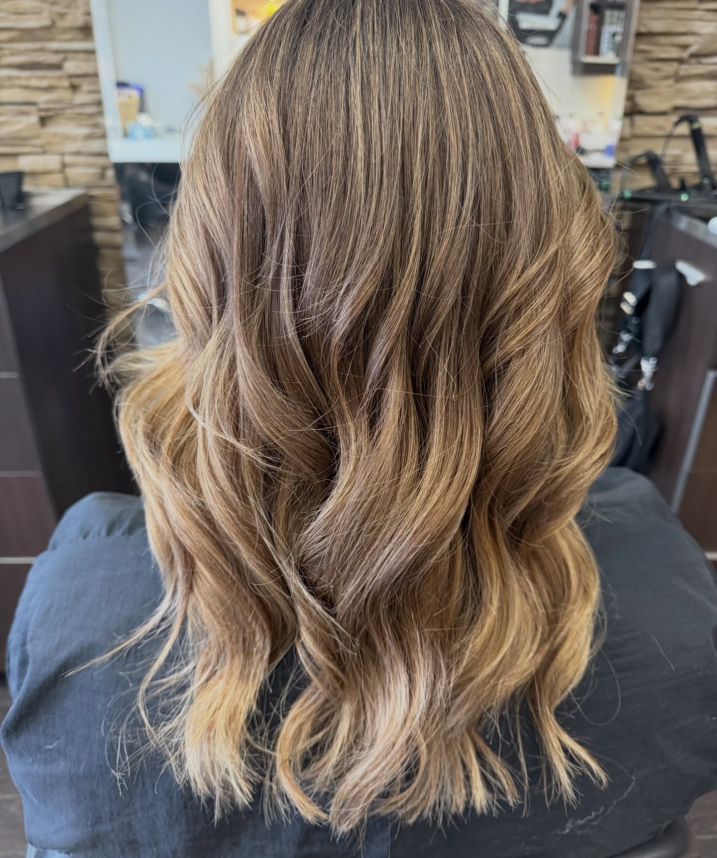 Ever thought about grey blending?
Grey blending is a soft, natural way to enhance or transition your greys without harsh lines or heavy maintenance. Using a customized consultation and soft-blend demi-permanent colour, we create a seamless, dimensional finish that grows out beautifully.
Swipe to see our client’s before and after transformation.
Book your personalized appointment:
Studio M Hair Design
🌐 www.melissagreco.ca
📞 (416) 817-9903
📲 @studiom_hairdesign