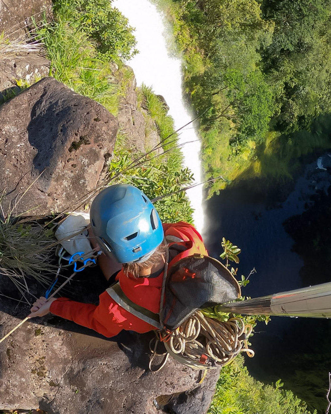 What is canyoneering? Think hiking + climbing + rappelling through jaw-dropping canyons — waterfalls, pools, cliffs and caverns. Ready to challenge yourself and explore remote landscapes? Link in Bio, check it out in the new islandmountainguides.com blog
#Canyoneering #AdventureSeekers #OutdoorLife #Rappelling #HikingAdventures #ExploreNature