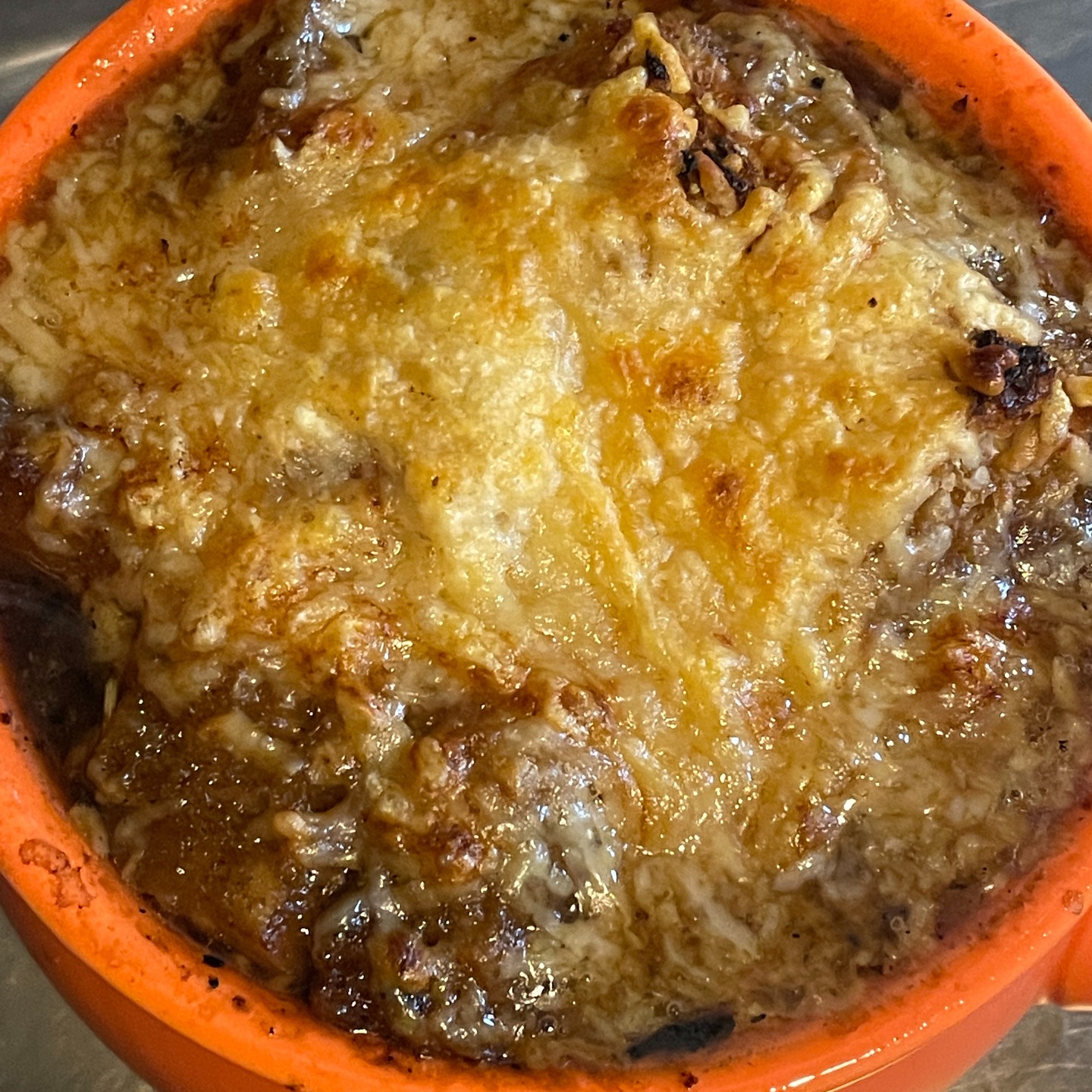 I forgot to post this the other day…
This is the last of the French onion soup I made last week. Look at that melted parmesan and the croutons I made with @wildlybaked sandwich sourdough. 🤤
If you think this looks good, stick around — because I’m making beef stock again tomorrow for this week’s Albondigas (Mexican meatball) soup.
The party kicks off when I roast beef bones from @gcdcattle_/Evans' Family Market, and it finishes when I pull the mini corn muffins out of the oven on Friday afternoon.
There’ll be a whole lot of great moments in between — so stick around.
📍 Available Saturday • 10–2 • @joplinempiremarket
Flavor without rules. Farm to Bottle.
Follow along @purplechincondiments for weekly soups, market drops, and behind-the-scenes kitchen moments.
#farmtobottle #Neosho #Joplin #CarlJunction