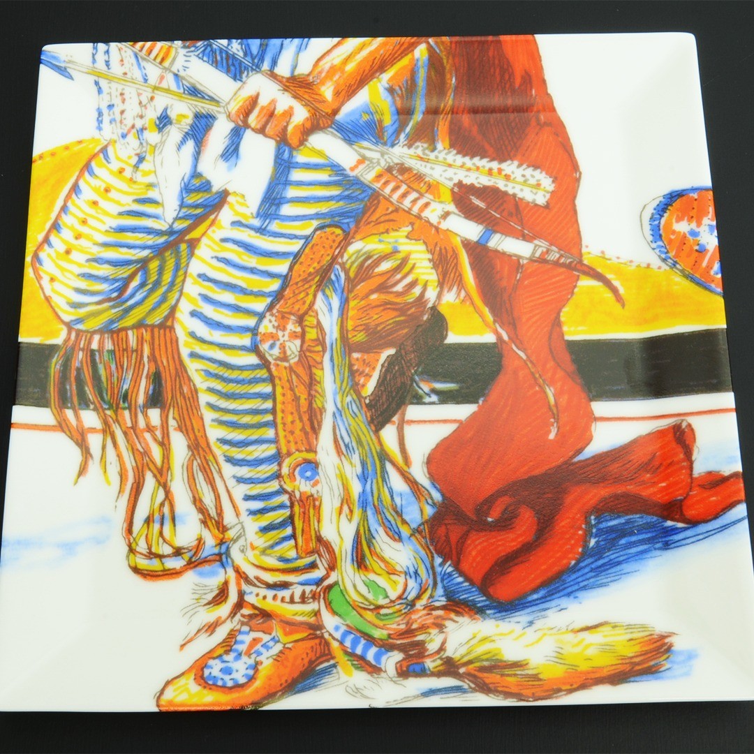 Another break from the Hermes scarves we love so much. Fill out your home with the many collectibles and display pieces the company creates. This porcelain dish is perfect for your entrance way, but can be set anywhere in the house to fill out a room nicely.
#designer #fashion #authentic #secondhand #secondhandfashion #plate #dish #nativeamerican #hermes #collectible #porcelain