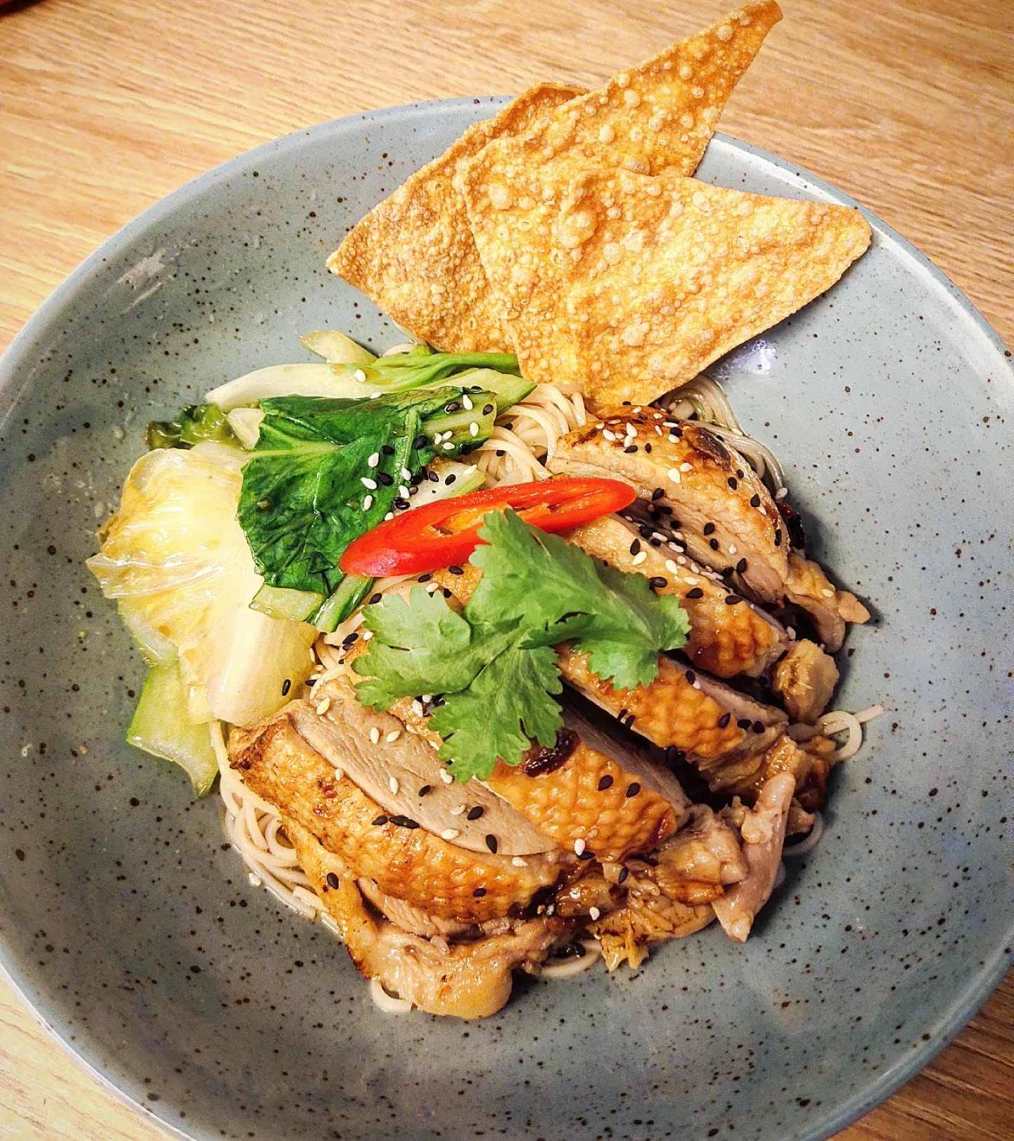 We proudly present our Today's new fav "Bha Mii Duck". @khaosoibyjane
#noodle #ramen #bhamii #asiansk #mat #thaifoood #thaimat #cafe #uppsala #resturant #eatout #stans #foodporn #khaosoi