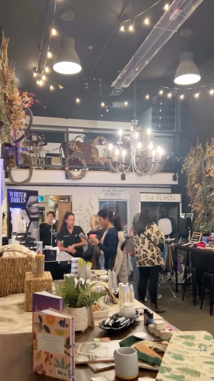 What an evening at @fleurishboutiqueandcoffee for their Galentineโs event! ๐๐
It was such a joy to be part of this wonderful event. Thank you to the Fleurish team for having Covey Wellness Centreโand it was so lovely meeting each and every one of you who came out tonight! โจ