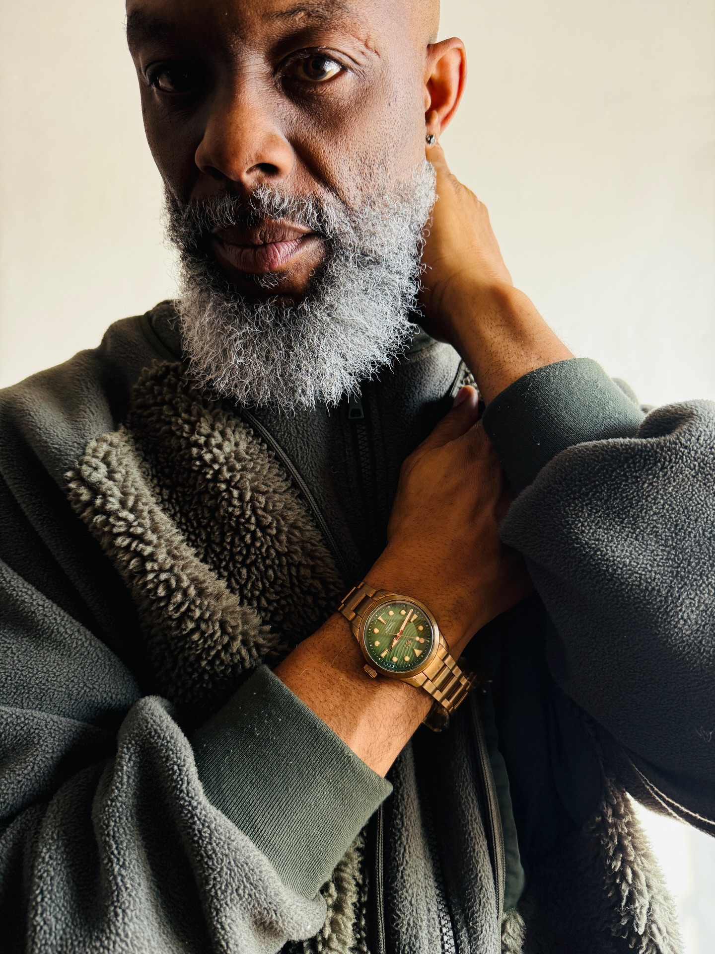 Green against bronze.
Earth against light.
The Christopher Ward C65 Dune Aeolian Bronze feels elemental—like it was shaped by wind and worn by time itself. The green dial carries depth and calm, while the bronze case and bracelet will evolve with every wear, building a patina as individual as the journey.
Not loud.
Just grounded. Alive. Becoming.
Watch: Christopher Ward C65 Dune Aeolian Bronze
Size: 38 mm | Full Set
—
#TimeSublime
#ChristopherWard
#C65Dune
#BronzeWatch
#jaymznylonofficial