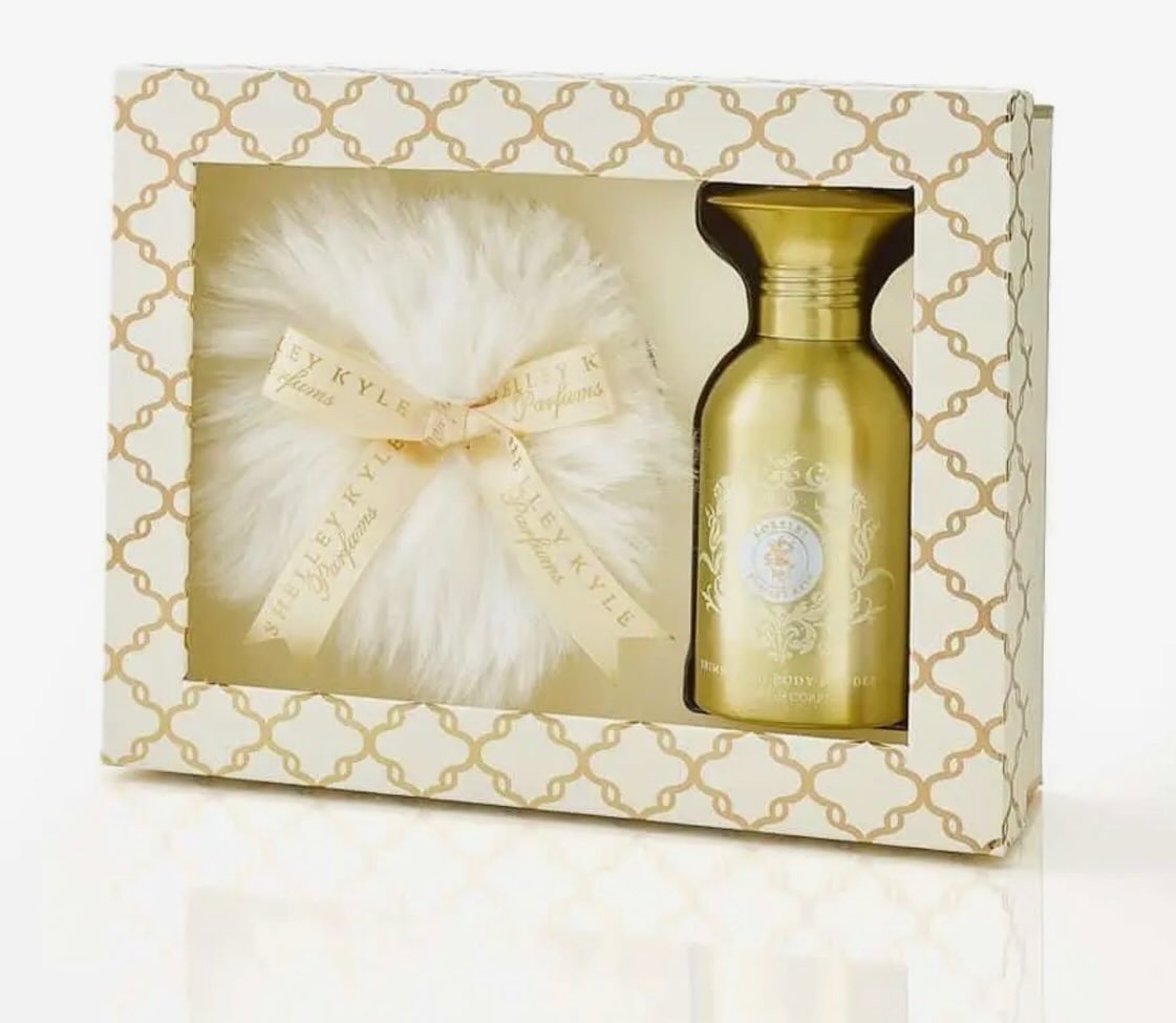 Fall in love at first scent 💕 New to Serenity- Shelley Kyle
This interesting blend of notes captures timeless elegance and Southern sophistication. The perfectly wrapped late Valentines gift for someone you adore.
Even if that someone is you 🤍
Shimmering, refreshed skin is also something every woman craves. Our Lorelei Shimmer Body Powder Talc-Free with Baby Puff makes it easier to maintain. Dust your skin with the included puff for easy application and a gorgeous, even shimmer and scent that sticks with you all day long. ✨
These are selling out fast, come get yours today at 1102 N Jackson, Magnolia AR
#giftsforher #sdsmagnolia #magnolia #valentinesday #magnolia