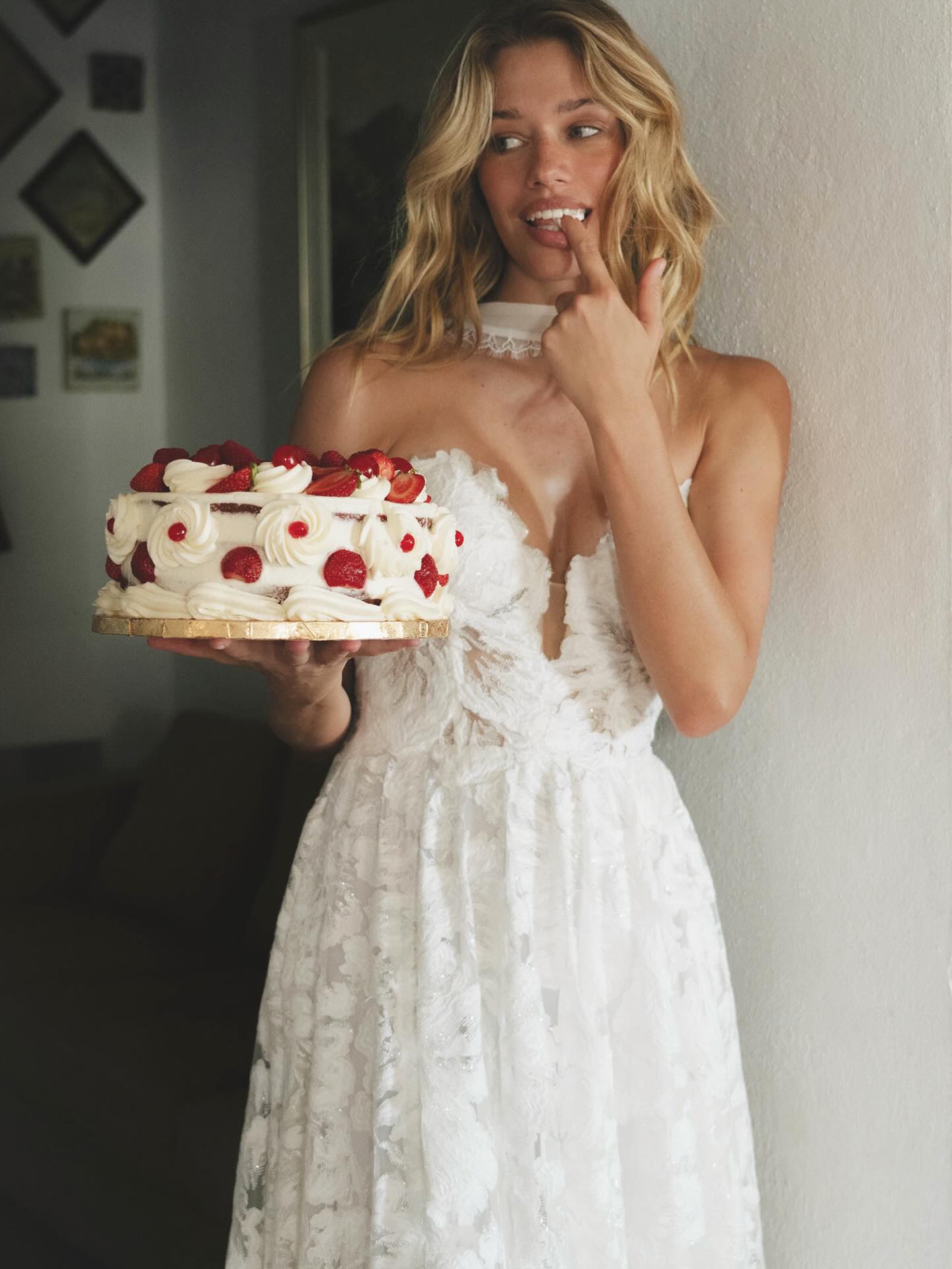 Happy Valentine’s Day to our brides and besties! ❤️🍰