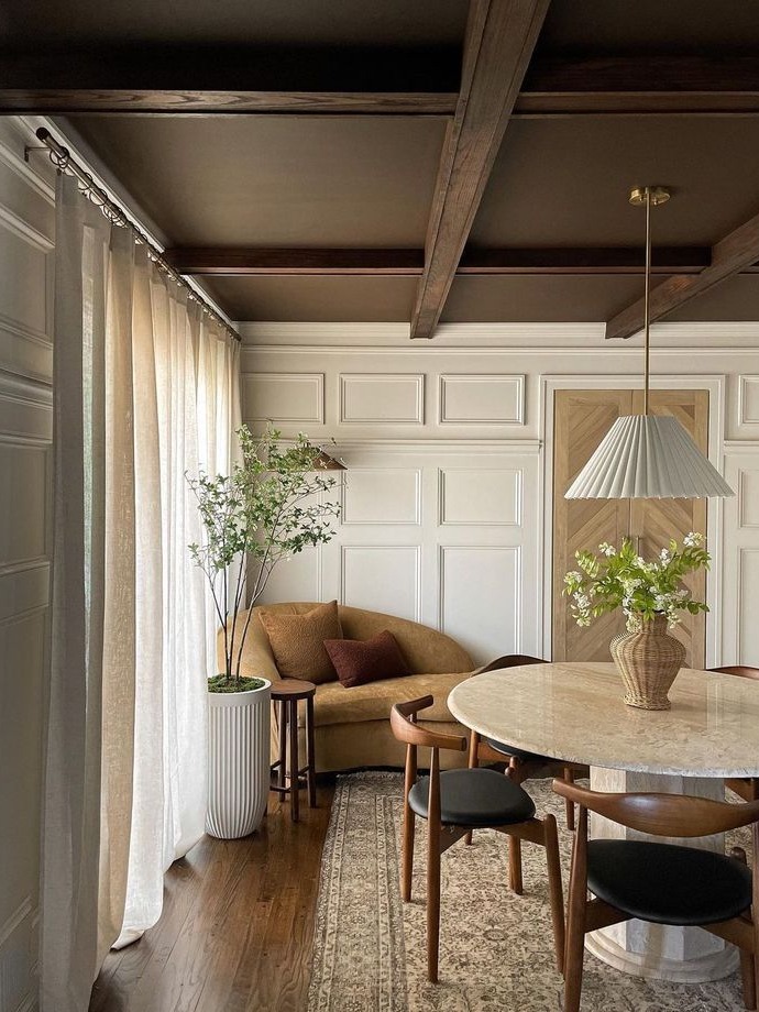 Your ceiling doesnāt have to be an afterthought.
From subtle architectural detail to statement design, we create spaces that feel intentional from every angle.
Visit SpotwoodConstruction.com today to get started!
Images via #Pinterest