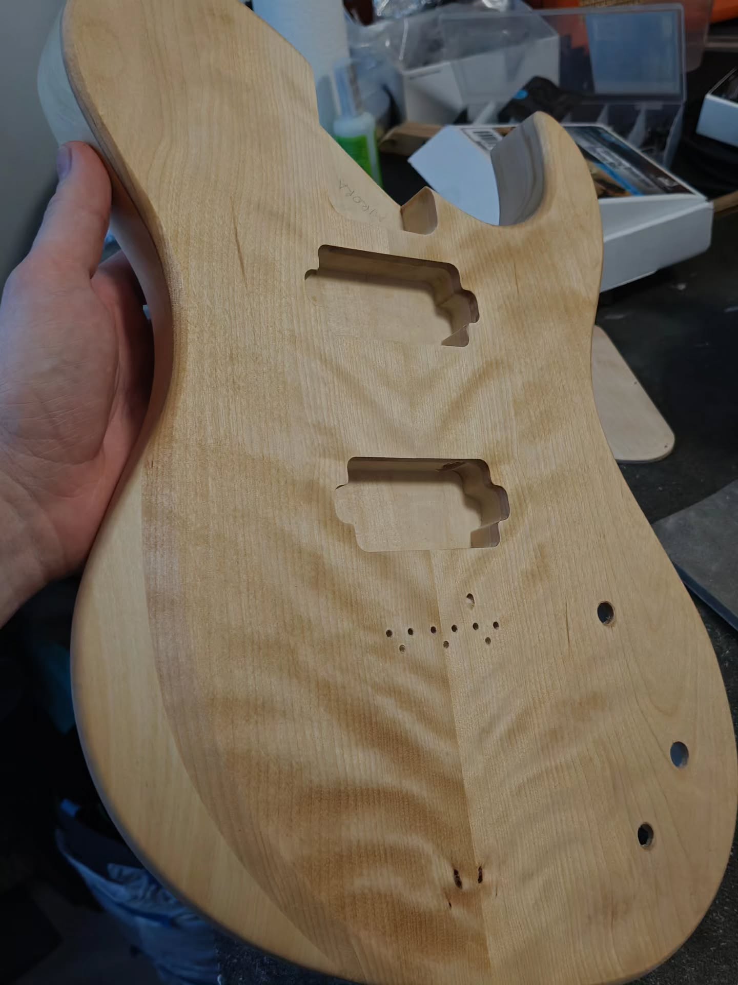 The flame on this Daedalus is pretty insane on both the birch top and the linden body🔥🔥
#ipguitars #guitarporn #guitarmaker #handmade #madeinfinland