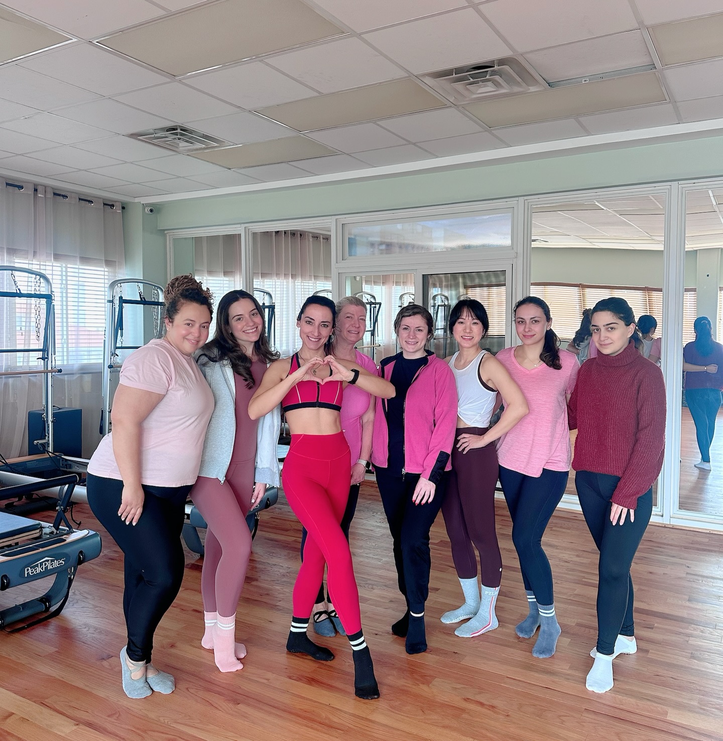 Something red ❤️
Something pink 💕
And a whole lot of love for movement 💪✨
Happy Valentines everyone from our Pilates Fam 🫶
#PilatesIsLove #loveformovement #pilatesfamily #pilatescommunity