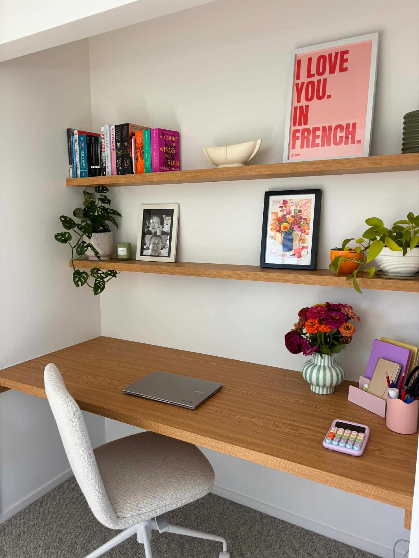 Clean crisp at home office nook manufactured and installed by us 🤌🏼