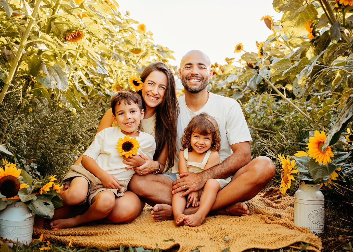 Family fun time 🌻
This beautiful family brought so much joy and energy to their session — it made everything feel effortless and full of life. ✨
Thank you for trusting me to capture these precious memories 📸💛