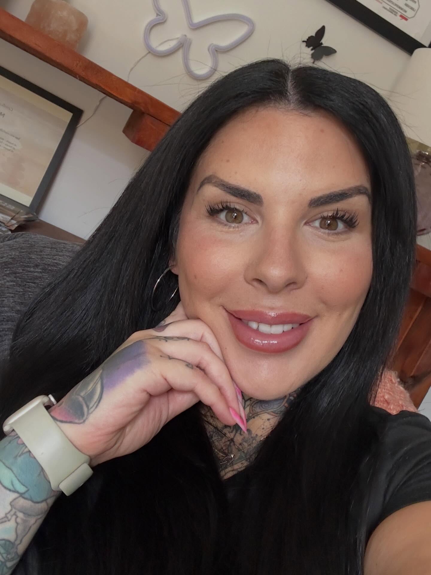 Claiming my intentions for the horse energy. Speaking it into existence.
Something I’m currently doing each morning is visualising the day in my dream life and actively making small changes daily that embody the person I’m becoming.
Hoping I’ll land somewhere new soon 🐎