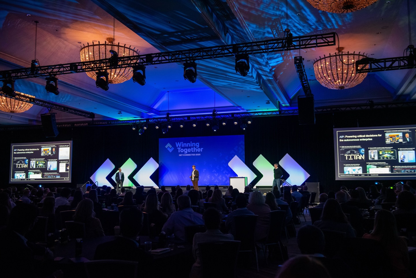 Love the way a wide angle lens captures the full scene.
#shootwithkatie #wideanglephotography #conferencespeaker #chicagosbest #keynotespeakers
