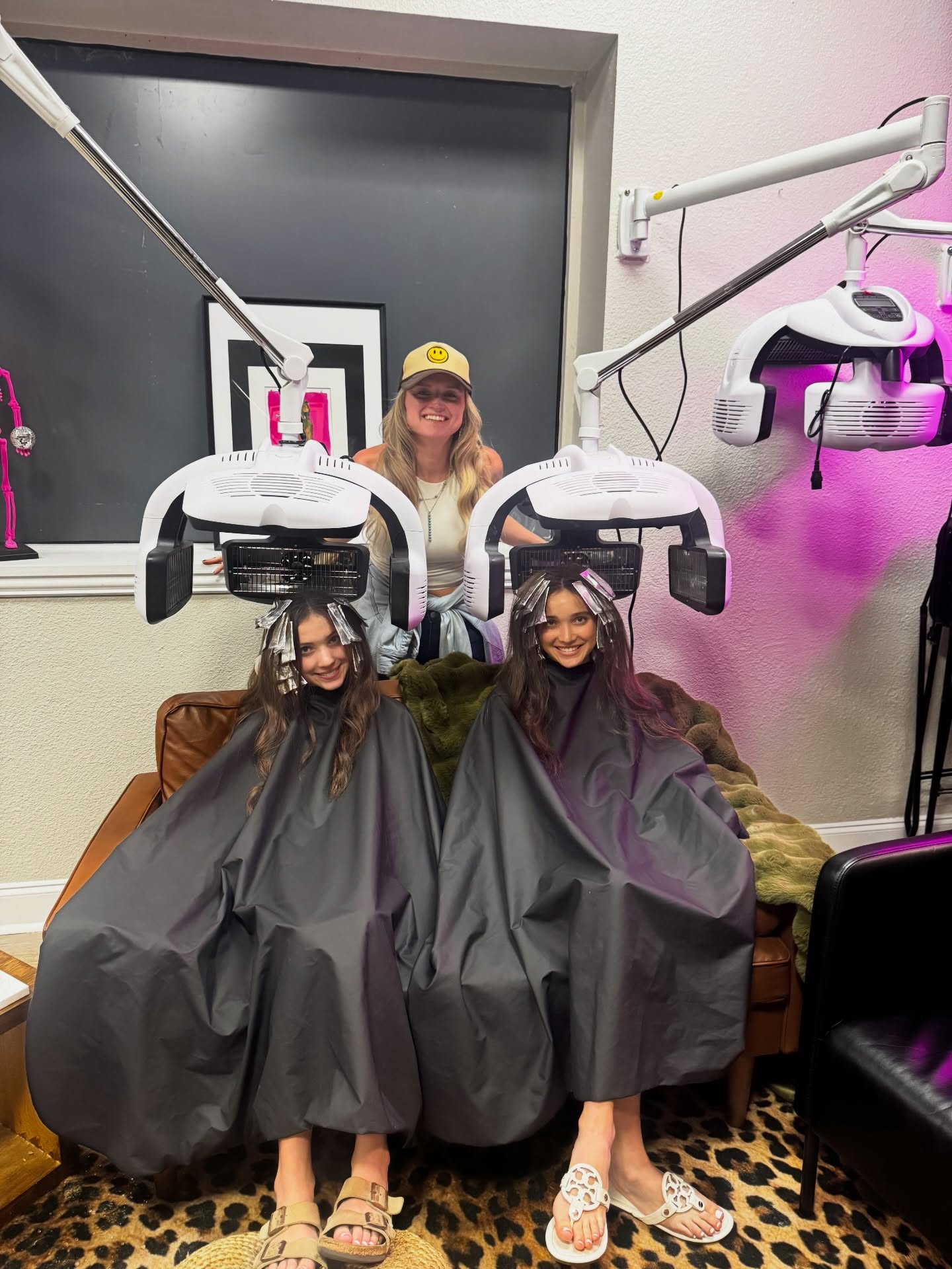 Double the sweetness for their Sweet 16 — what a beautiful season of life. Celebrating these identical twins with identical hair to match their bond and beauty. Their grace, kindness, and confidence make them just as stunning on the inside as they are on the outside. So proud of these young ladies and honored to be part of their journey. 💕✨
✨ B.Haute • Be Beautiful • Be You ✨
#bhautesalon #dfwhairstylist #colleyvilletx #livedinhaircolor