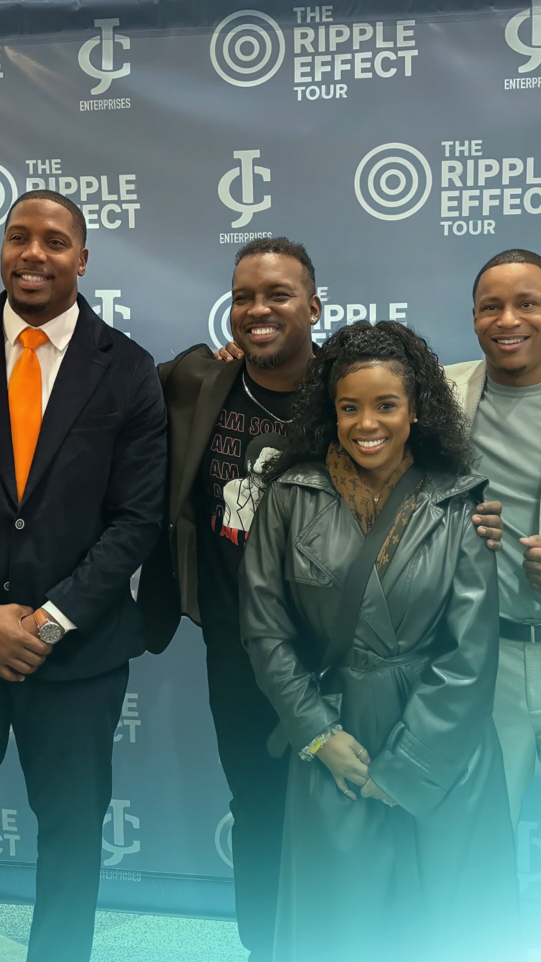 The Ripple Effect Tour,📍CHICAGO
BRILLIANCE . DYNAMIC . PASSIONATE 🔥🔥
Last night we felt like privileged students to have experienced such an impactful speaker series from these 5 intellectual black men and leaders who care about community building, sustainability and healing strategy. Please stay connected with The Ripple Effect Tour and their next stop! Do not think twice! Go see them on tour!!!
As always a student leader, I paid close attention👀 and took notes!
HOPE @xavier.ramey
Reminded us that hope isn’t passive. It demands preparation, courage, and collective liberation.
COURAGE Christopher @grindgrately
Move without proof. Humility before credit. Silence has never changed anything. Never has!💪🏾
DREAM @chiefdreamershow @dionschicagodream
Challenged us to stop announcing and start executing. Discipline is the bridge between imagination and impact. Thank you for this reminder!😩🙌🏾
IMPACT @jamylecannon
“It doesn’t have to be big. It has to be necessary.” Ordinary people, consistent action, real change.🥊
JOY @jahmal_cole
Research indicates that COLLECTIVE joy lowers violence. When people feel good about themselves, they harm less. “Joy is an underrated strategy.”🙌🏾😭
#RippleEffectTour #BlackLeadership #CollectiveJoy #SustainableCommunity #MentalHealthMatters