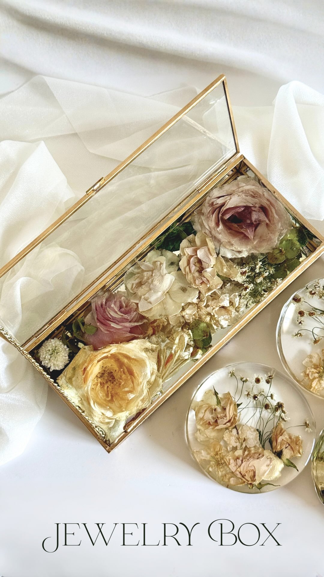 Your special flowers preserved for life! 🤍
Loved making this delicate vintage jewelry stand. Looked so elegant with these wedding flowers.
Looking to preserve your flowers too?
Reach out to us via DM or a form on our website 💌
Cannot wait to create something meaningful for you
#weddingbouquetpreservation #floralpreservation #weddingkeepsake #vancouverbride #bouquetpreservation