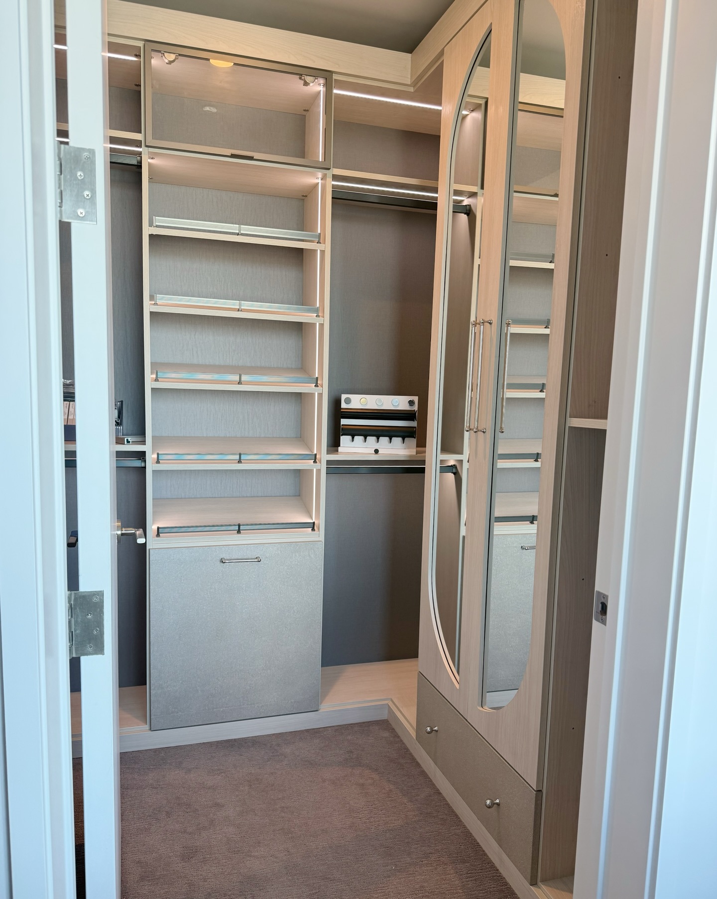 A first look at what’s coming @closetenvy_tampabay 👀
Primary closet in model unit 1908 @residences400central
…and trust me the bougie details are where Closet Envy always delivers!
Think:
✨ Integrated lighting that actually makes getting dressed feel like a moment
✨ Custom arched doors🙋🏻♀️ yes, we can create custom door profiles
✨ Leather door & drawer fronts for that soft, elevated finish
✨ Finishes + hardware that feel designer, not builder grade
What sets myself & Closet Envy apart?
We don’t just add shelves we design a daily experience. Every inch is intentional, functional and just a little extra (in the best way).
More of this install coming soon… and it only gets better
Stay tuned💫