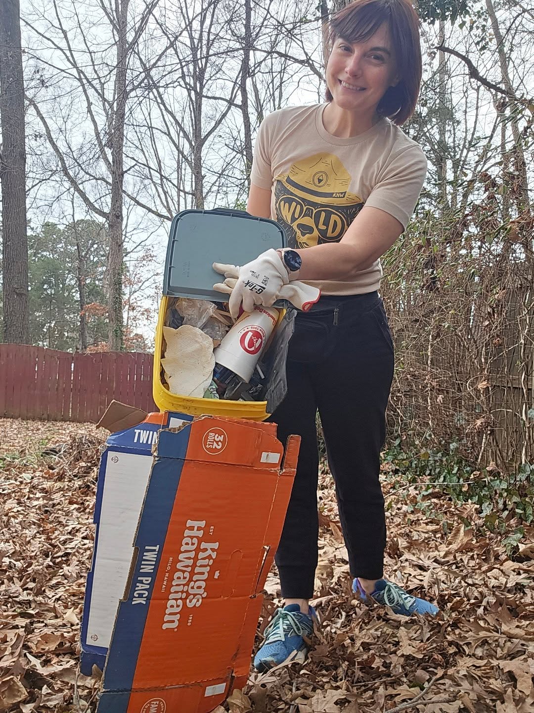 Lunchtime trash cleanup in the neighborhood!
6 pounds of trash and recyclables retrieved from the streets and sidewalks in East Charlotte. ๐ฅณ
#ProtectBirds #ProtectOurWaterways #TrashCleanup #LoveTheEarth #ProtectEachOther