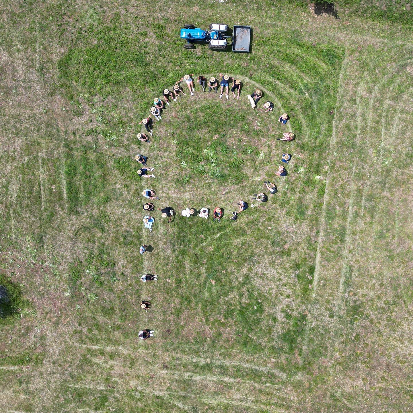 Hier c’était la présentation de la ferme de Pépite aux équipes de Pépite restaurant, un moment convivial qui a donné à tous l’envie de s’engager sur ce nouveau projet…
.
#pepiterestaurant #designglobal #economiecirculaire #thefutureisnow #mangezlocal #dronephotography