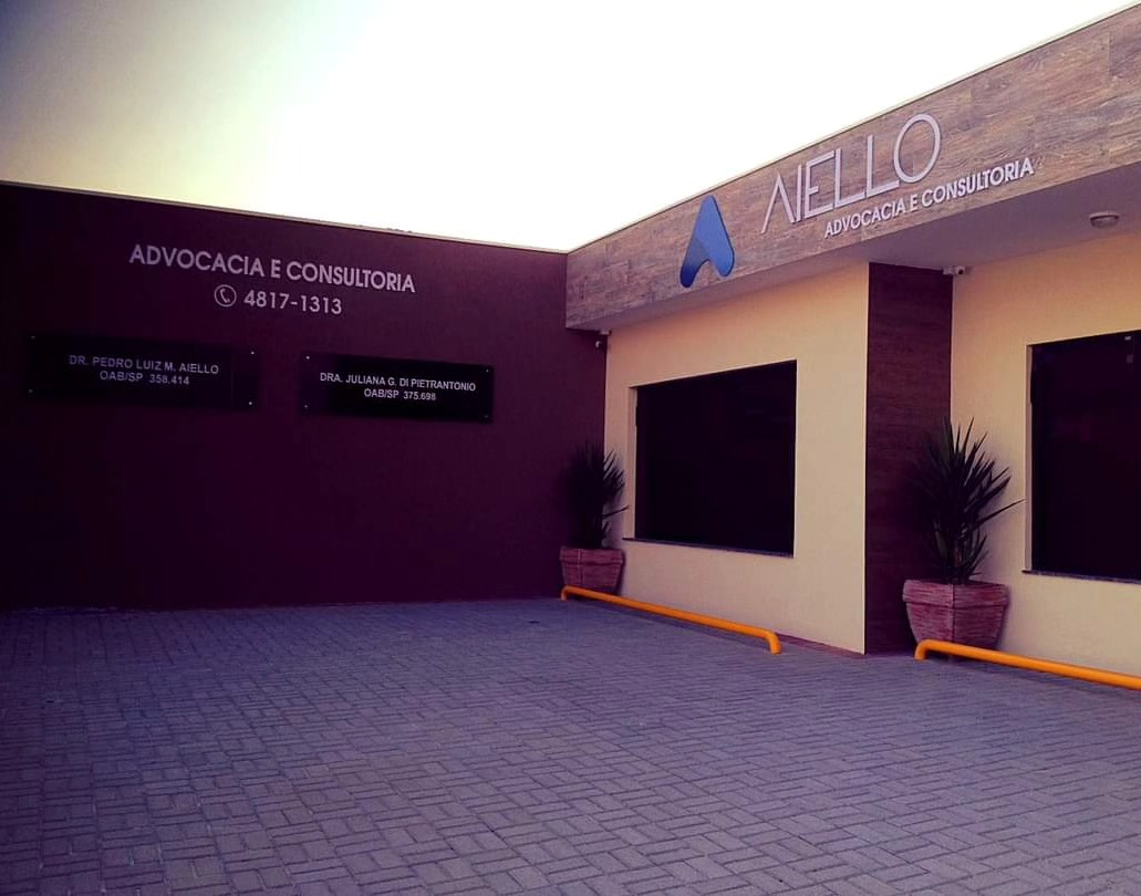 Nosso escritório foi pensado cuidadosamente para te receber. Possuímos estacionamento interno, buscando oferecer maior comodidade e segurança aos nossos clientes.