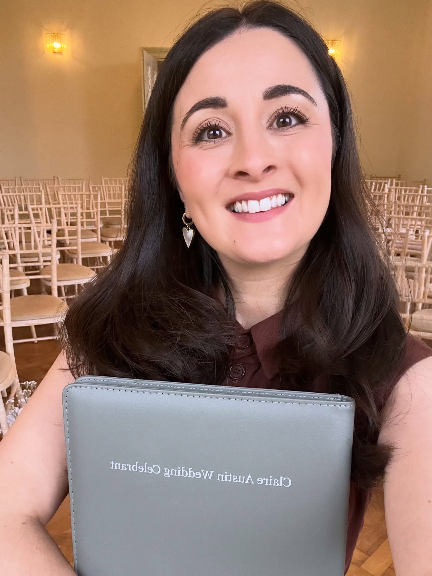 Happy Monday! I hope you lovebirds had a wonderful Valentine's Day 💖 George, Pickle and I went to Coleton Fishacre for a walk and a cream tea. Just when I thought I couldn't love him any more, George surprised me with a robot hoover and it might have just changed my life 😂
Last week was fun! I had a photoshoot at the beautiful brand new wedding venue @henlade_house ✨ The team of suppliers was outstanding and I can't wait for you to see the photos 🙌 We even had two cute dogs for it! This photo is from behind the scenes, before I had my photos taken with the gorgeous couple.
I also hosted our monthly Coffee and Catch Up for local wedding suppliers at @bucketandspadeshaldon which was really nice. There were just the five of us but we could talk for England!
Tomorrow I'm taking the day off to celebrate my mum's birthday and the rest of the week will be filled with script writing for my upcoming ceremonies 😍 I've also got ceremony planning calls with my couples which I LOVE.
2026 is looking very very busy and I don't have many dates left so if you're interested in having me as your wedding celebrant please get in touch as soon as you can, even if you don't have a date or venue set in stone yet 💬
www.claireaustinweddingcelebrant.com
#weddingcelebrantdevon #weddingcelebrantuk