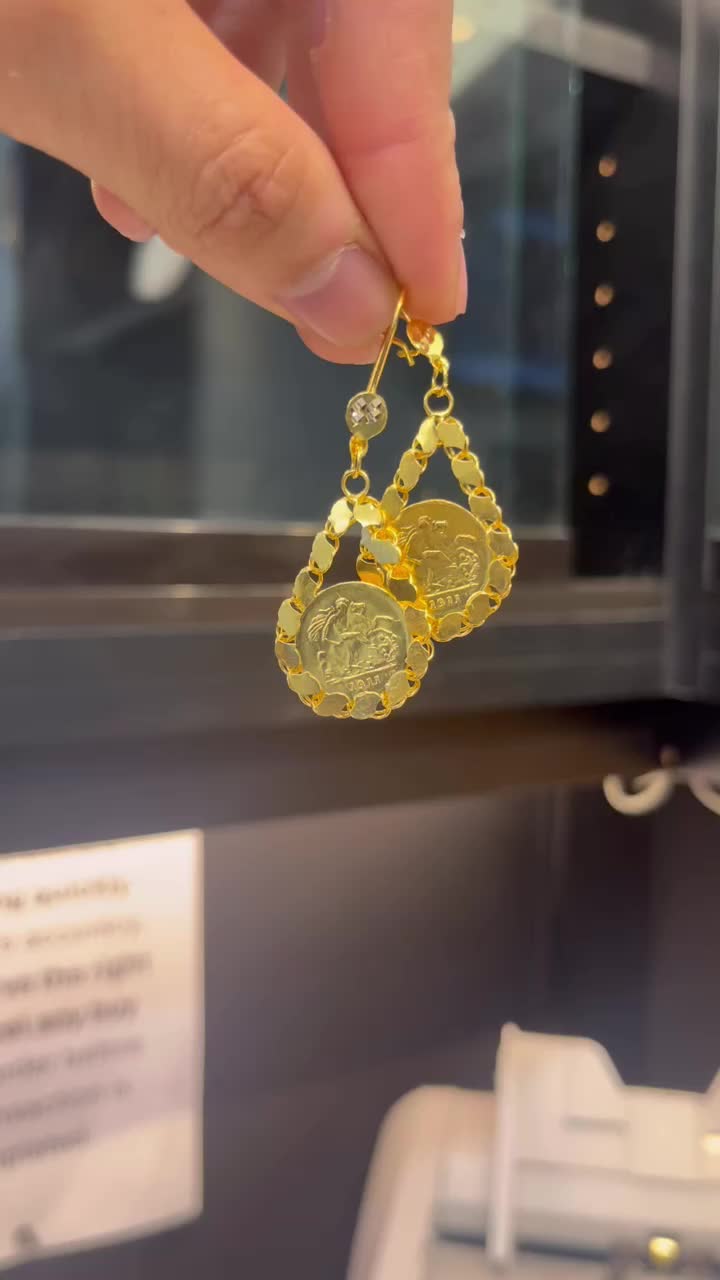21 kt earrings #giftsforher #gifts #earrings #gold #اريزونا #arabicjewelry #middleeasternjewelry #arabicgold #مجوهرات #21ktgold #ذهب
