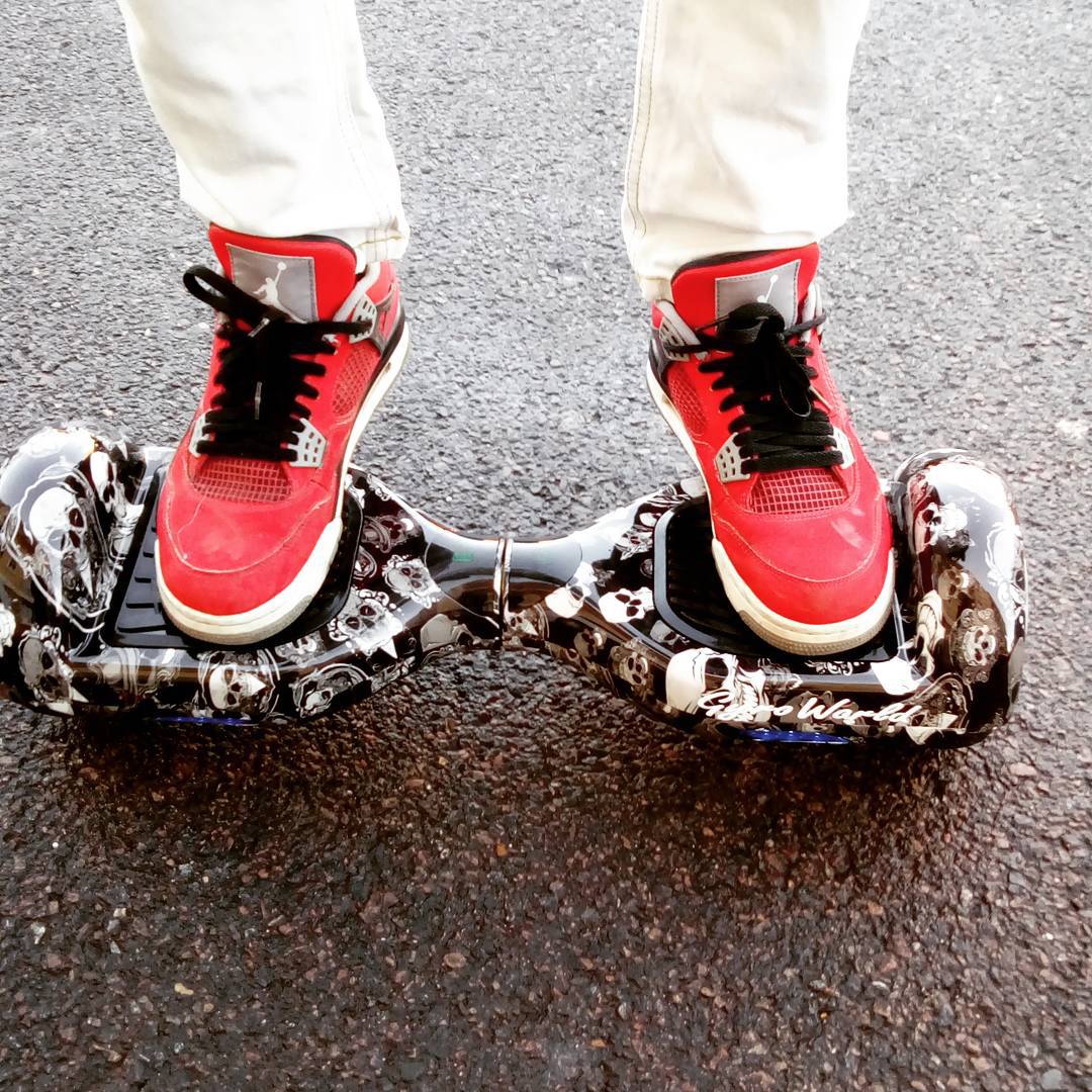 Gyroworld France
Skull model 💀
#Gyroworld #gyropode #Smartboard #Hoverboard #airwheel #moovway
449,99 euros
Édition limitée !