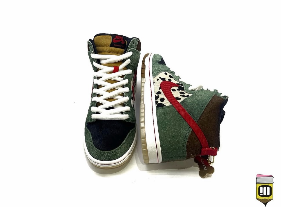 NIKE SB DUNK HIGH PRO QS
“DOG WALKERS”
FIR / UNIVERSITY RED-BLACK-WHITE
BQ6827 300
DS SIZE 7.5 $375
#dog #walkers #nikesb #illery #longbeach