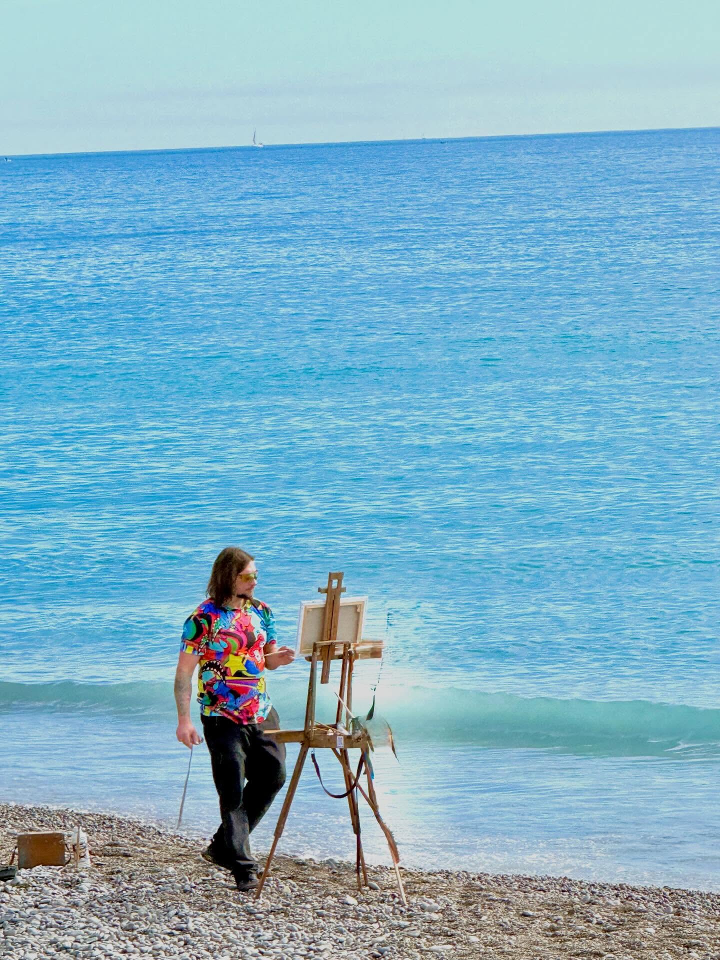 Artist painting the Med #nicefrance #niceislove #cotedazurfrance #travelbloggers #retireandtravel