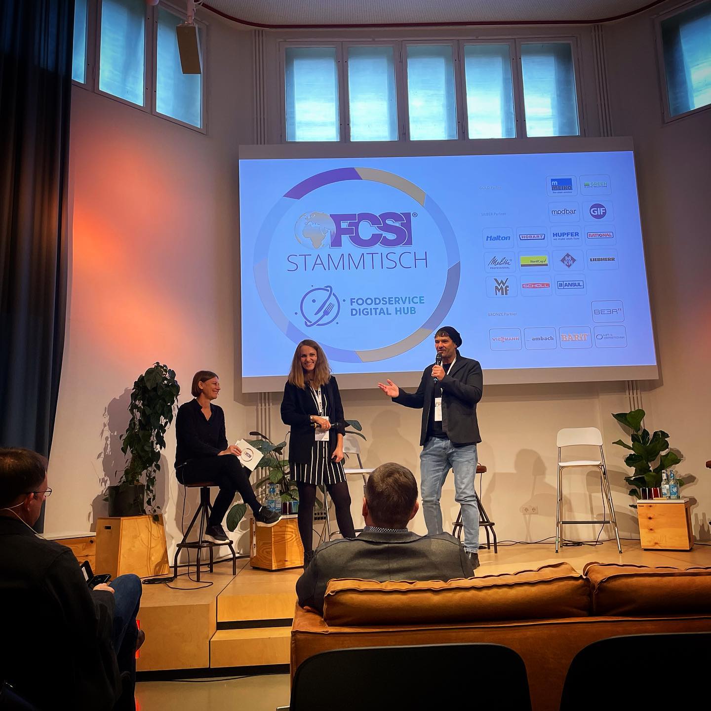 #vielendank dem #fcsi @foodservicedigitalhub und @elevatr_hospitality für den spannenden #event in #berlin
#mehrdavon
@gastrofamily_de @fcsieame @recipeforconcept #recipeforconcept @elevatr_hospitality #share #inspire #support #gastrogoesdigital