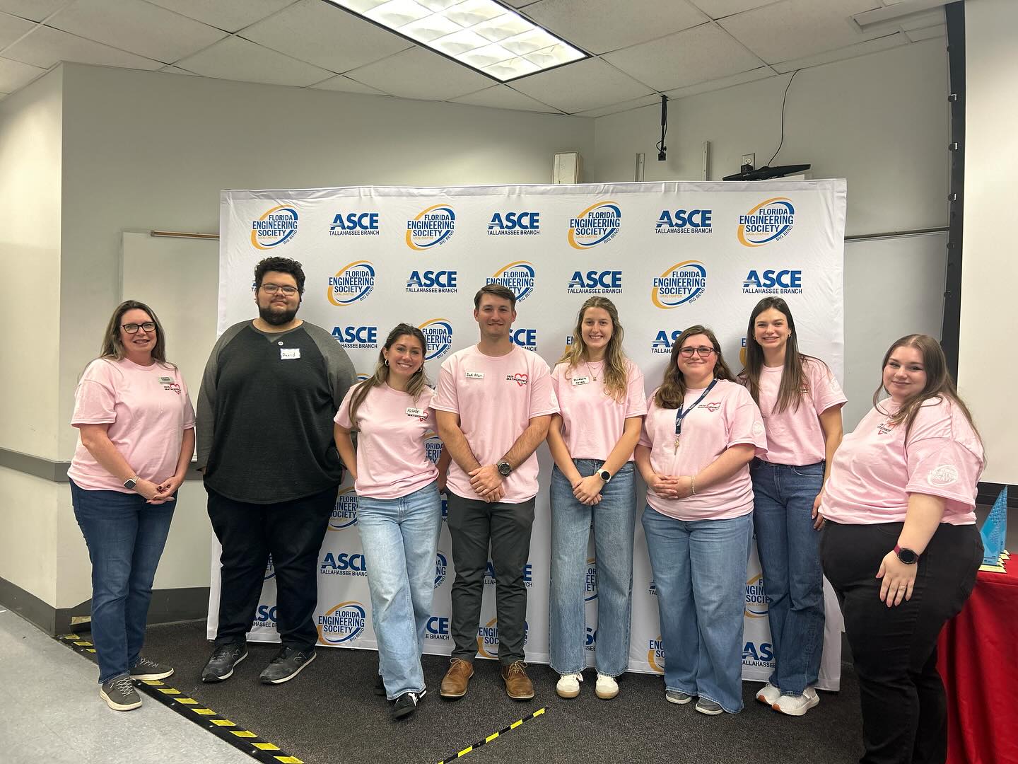 Last week, our engineers were busy volunteering at the 2026 Mathcounts Competition hosted by @floridaengineeringsociety ‘s Big Bend chapter and at Astoria Park Elementary where we showed kids about civil engineering with a da Vinci Bridge and some concrete core samples!
⭐️⭐️⭐️