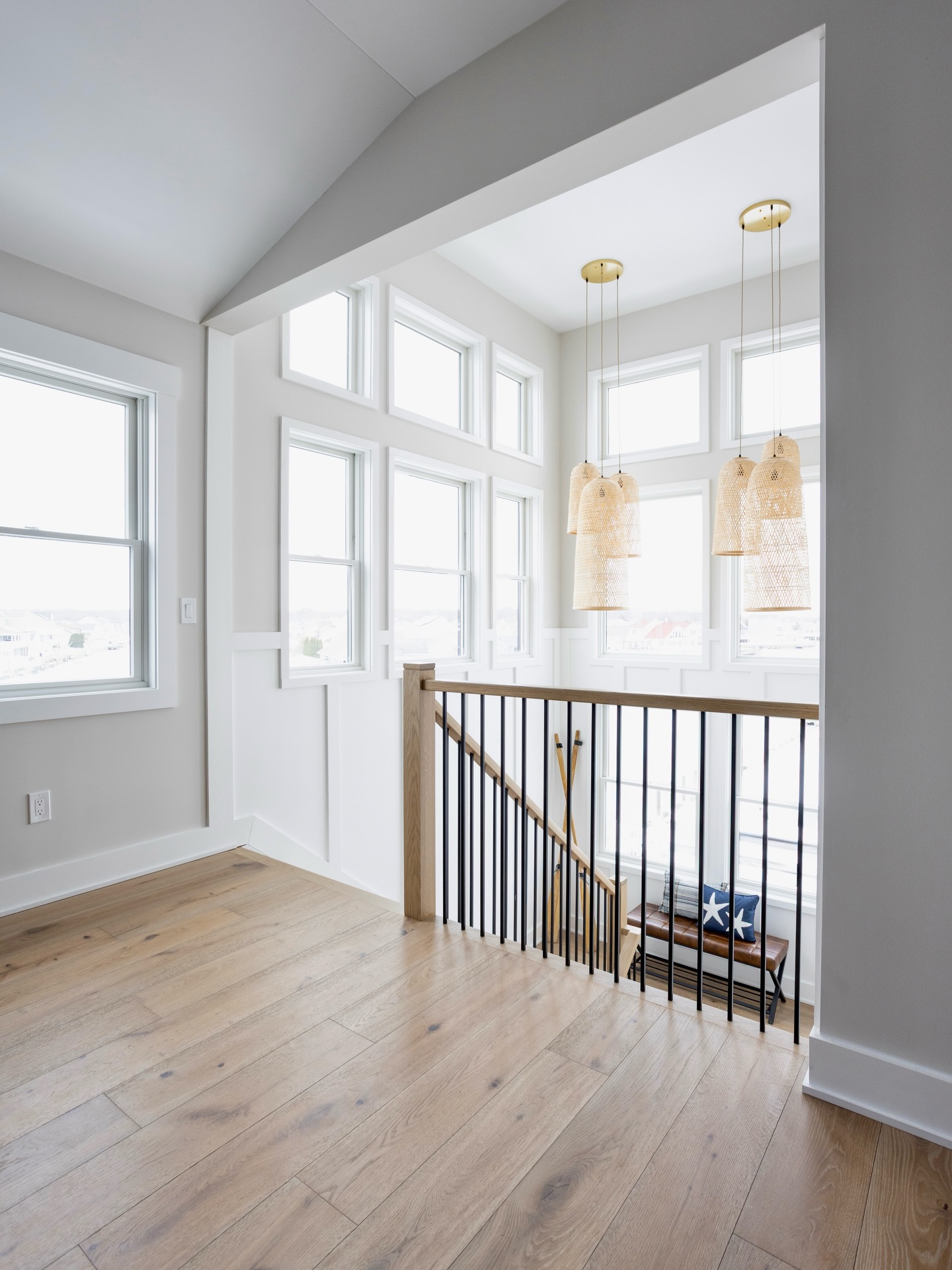 🎶To the windows…. 🎶To the walls….
…… To the trim droppin down those halls…. 🤭✨
#dayumm #shesSOpretty #yerwelcome #getlow #hitthefloor