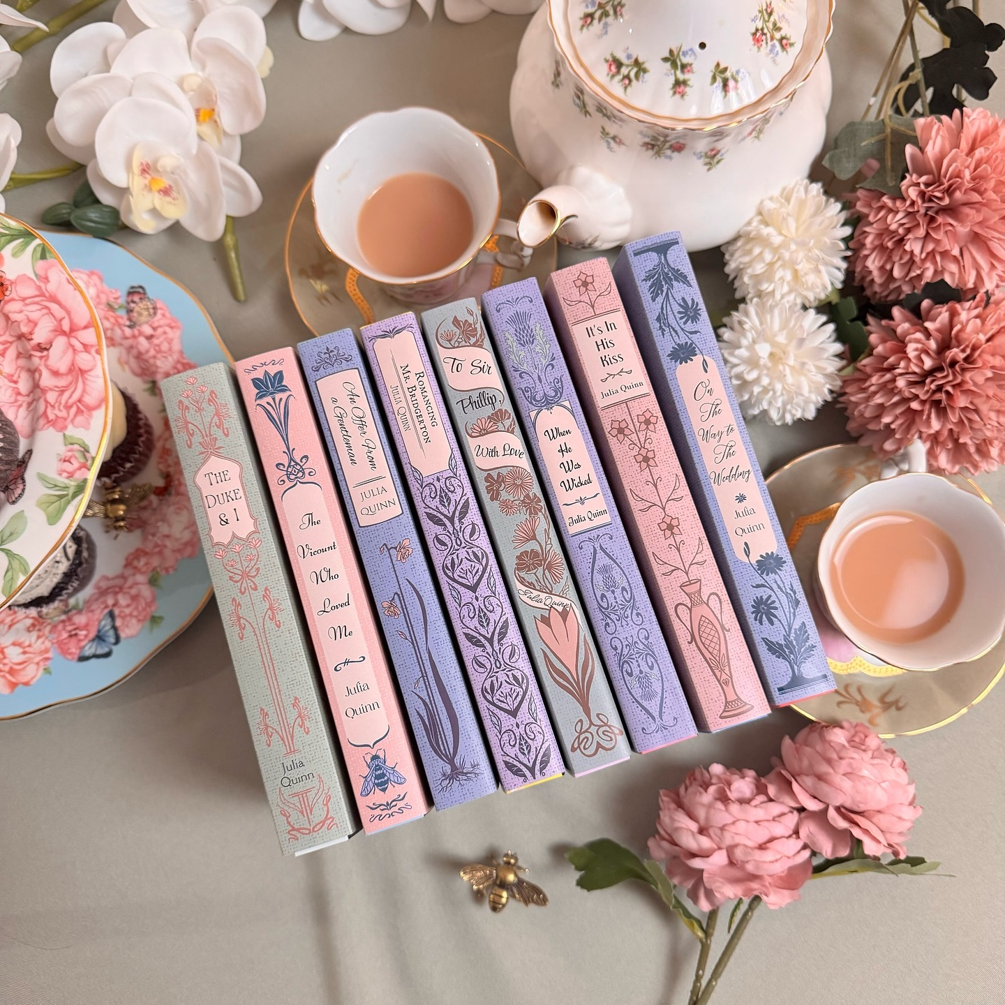 Introducing our pastel colourway for our Bridgerton dust jackets! Now available via the link in our bio 😘#bridgerton #dustjacket #bookworm #bookstagram #bookswag #bookaesthetic #bookshelf #vintage #pastels