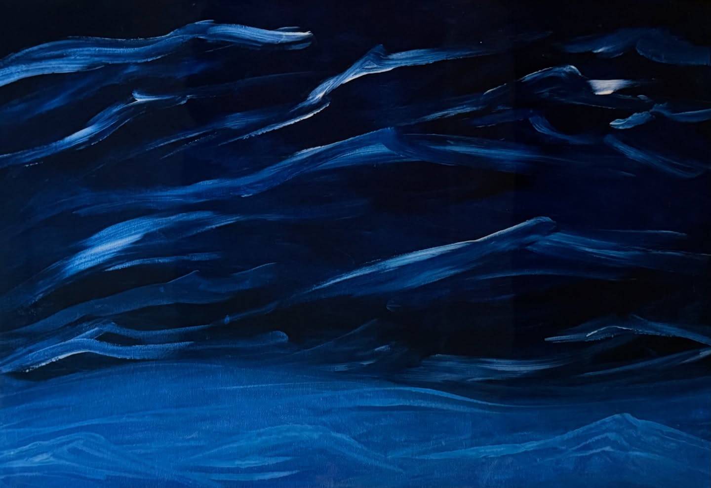 The thing about waves is they just keep coming. Sometimes more, sometimes less, sometimes big, sometimes small. I just go with the flow, and inevitably paint another wave. “Resilience” 24x36, Acrylic & resin on canvas. 🌊