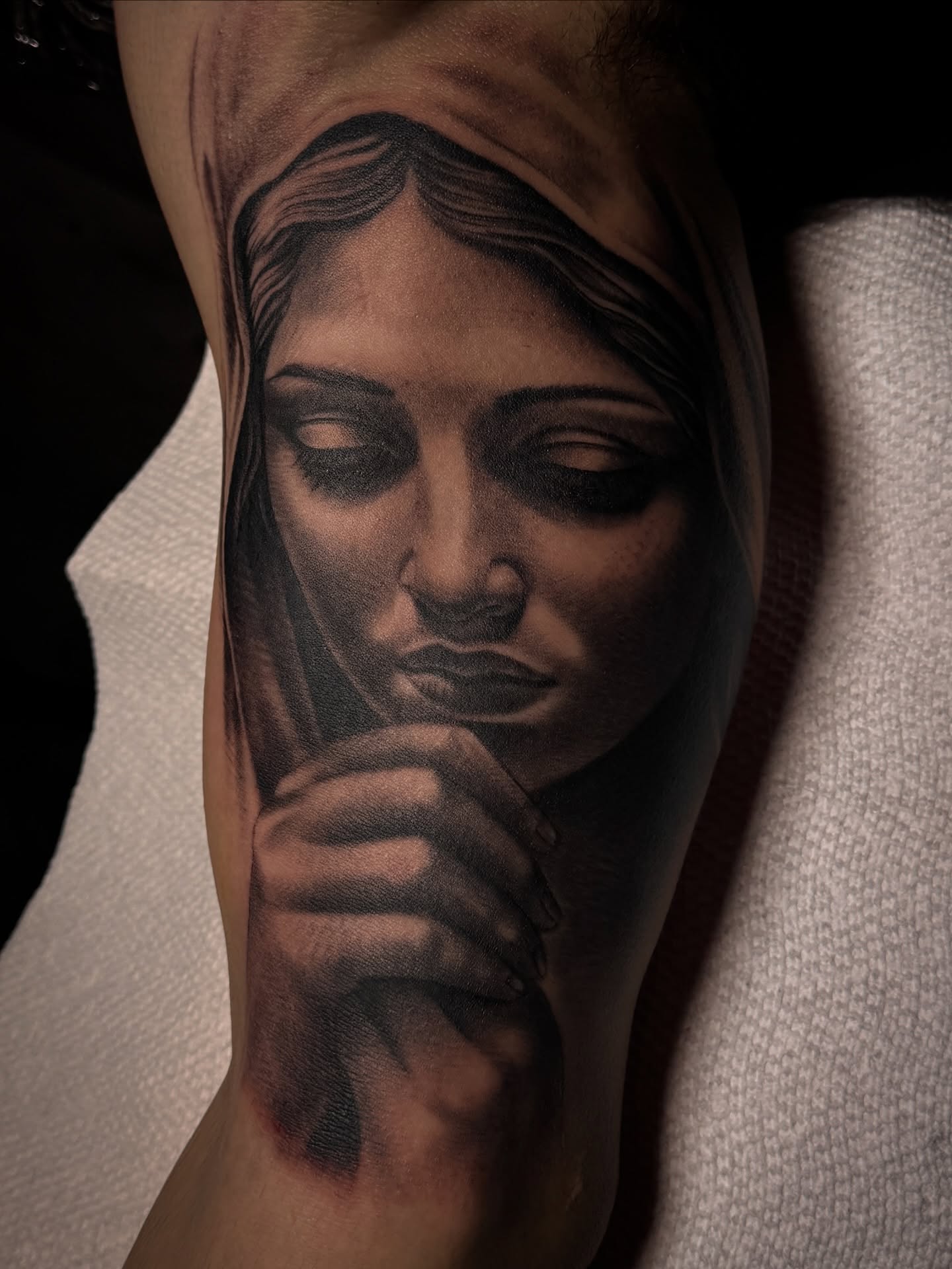 Inner Bicep Mary . Thank you for the trust 🙏🏼
#dmvtattoos #virginiatattooartist #virginiatattoo #dmvtattooartist #virginmarytattoo