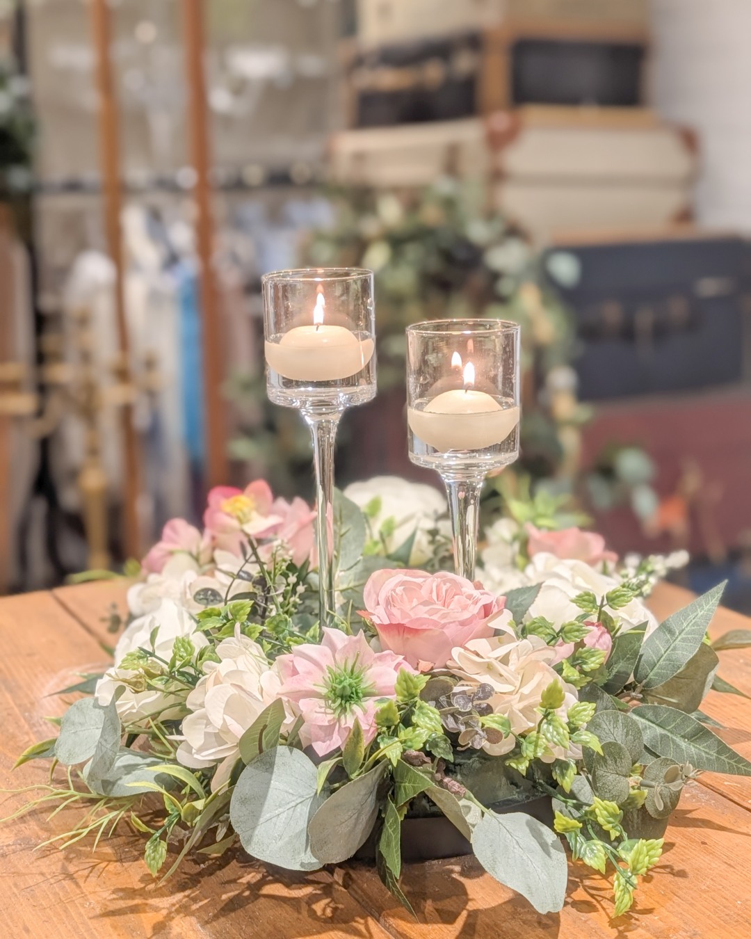 Something special has arrived…
We have officially launched our faux floral hire collection — created from decades of combined wedding industry experience.
Extraordinary floral arrangements.
Thoughtfully curated palettes.
Personalisation options.
Flexible hire.
We have been so excited about the reactions we have received so far.
We can’t wait to be part of your day, all enquiries either to L&L or @johicksflowers
#NewLaunch #WeddingFlorals #WeddingBusiness